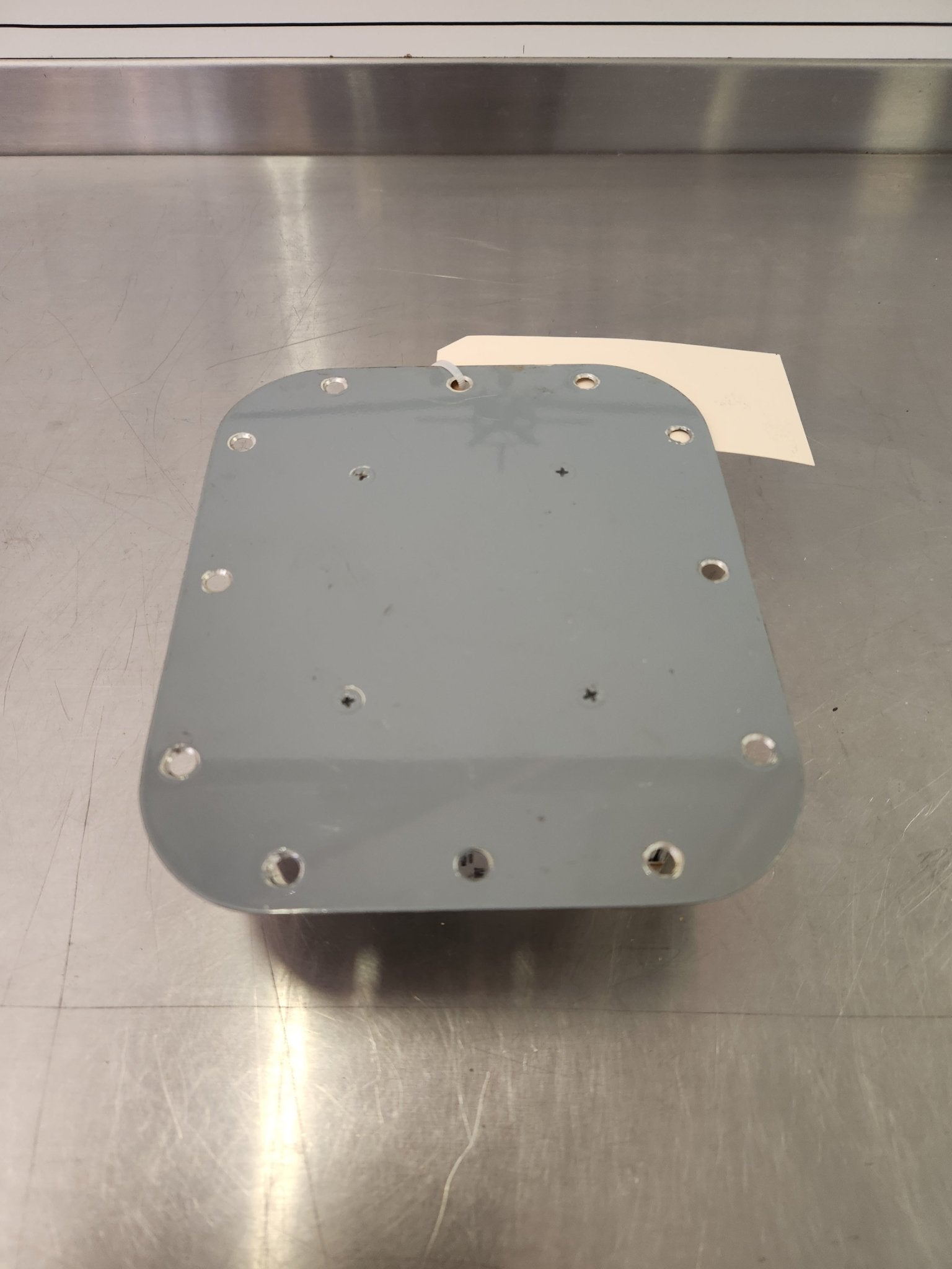 01 - 0770168 - 01 Whelen WHELEN MODEL A1610TSC POWER SUPPLY WITH MOUNT PLATE | FractionAIR Parts - Aircraft Parts & Accessories
