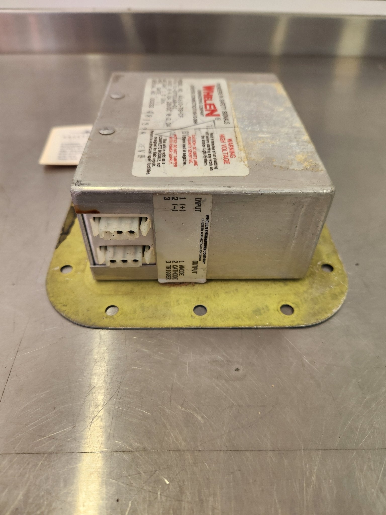01 - 0770168 - 01 Whelen WHELEN MODEL A1610TSC POWER SUPPLY WITH MOUNT PLATE | FractionAIR Parts - Aircraft Parts & Accessories