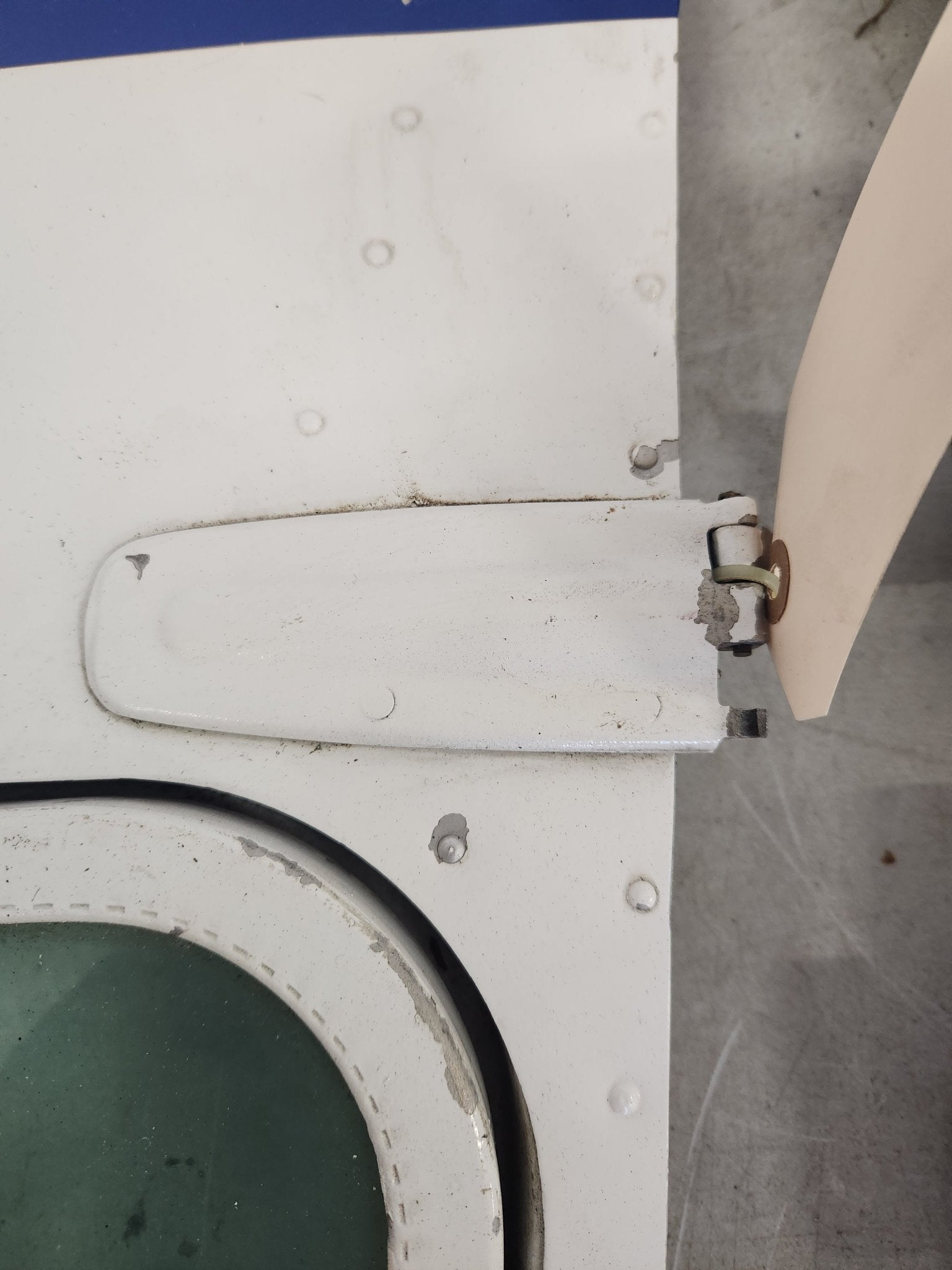 0413033 - 207 Cessna 150L Left Cabin Door | FractionAIR Parts - Aircraft Parts & Accessories