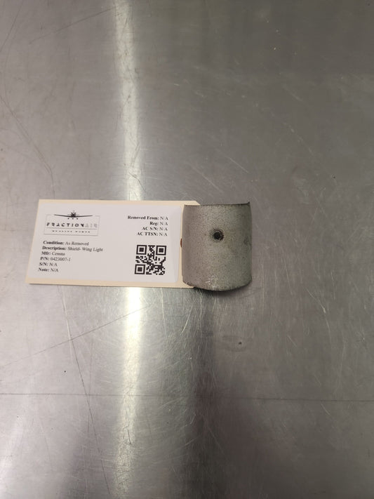 0423007 - 1 Cessna Shield - Wing Light | FractionAIR Parts - Aircraft Parts & Accessories