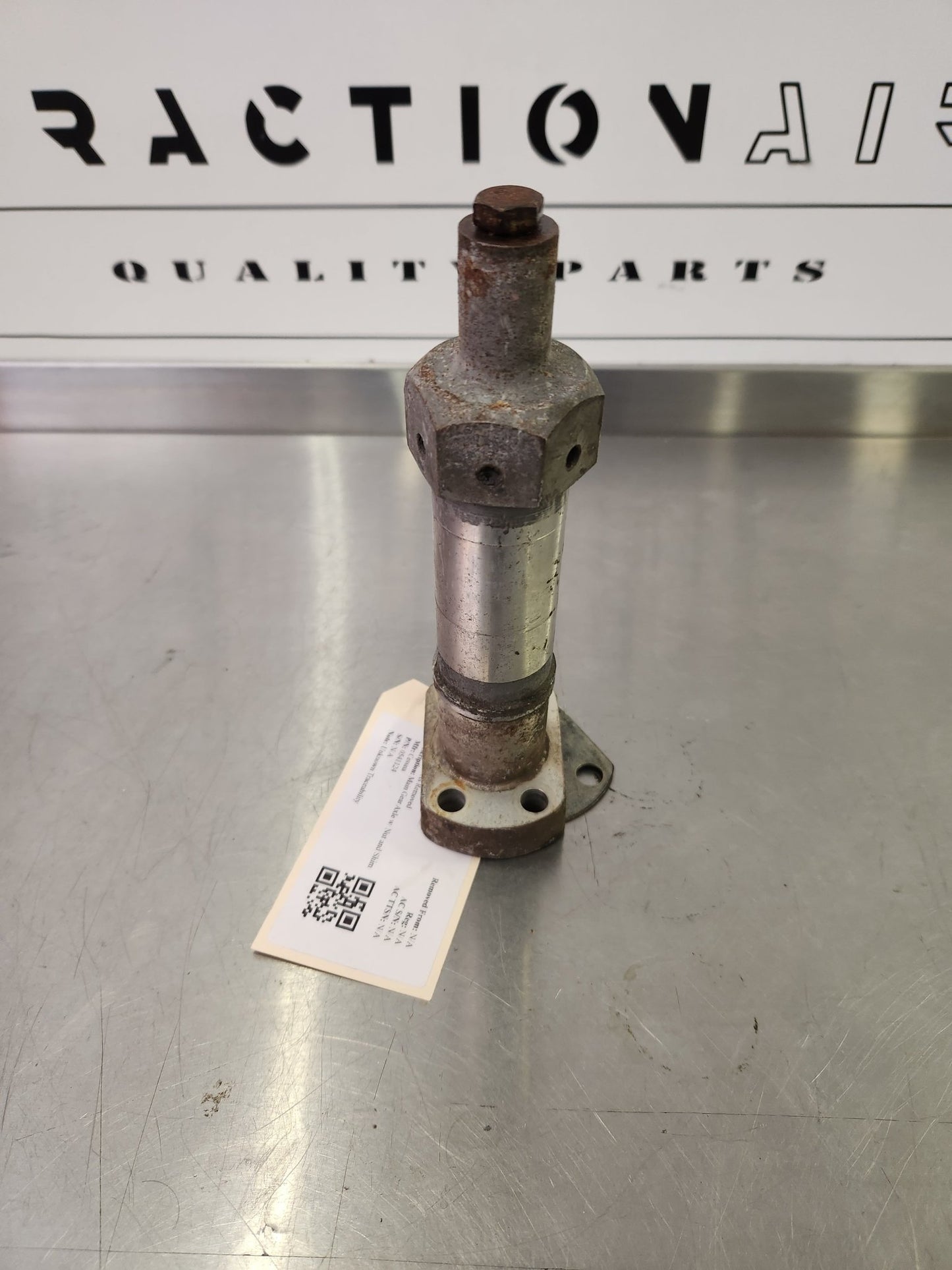 0541124 Cessna Main Gear Axle w/ Nut and Shim | FractionAIR Parts - Aircraft Parts & Accessories