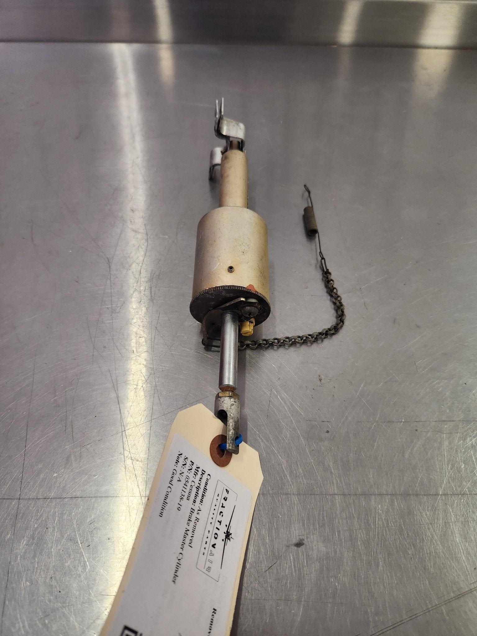 0541138 - 19 Cessna Brake Master Cylinder | FractionAIR Parts - Aircraft Parts & Accessories