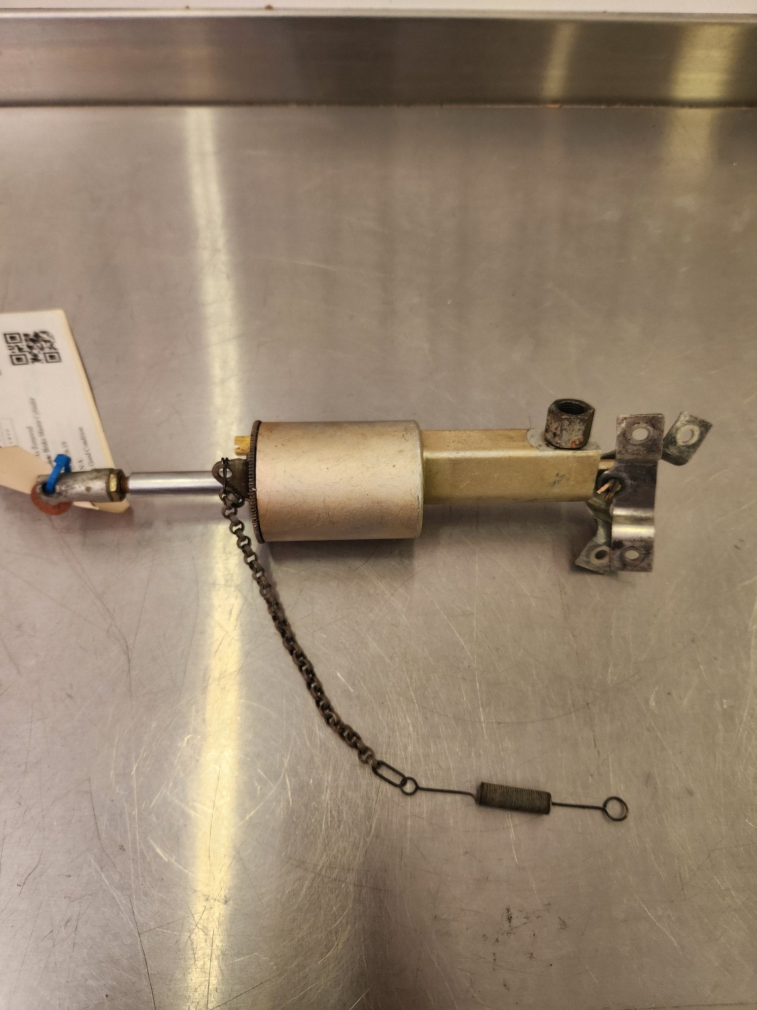 0541138 - 19 Cessna Brake Master Cylinder | FractionAIR Parts - Aircraft Parts & Accessories
