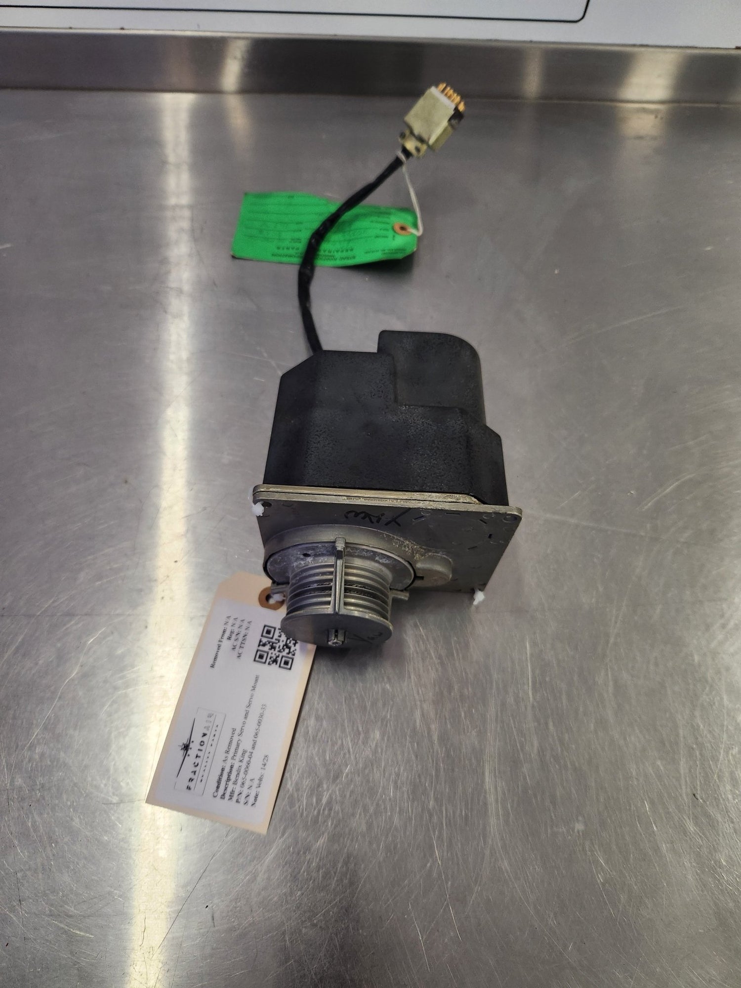 065 - 0060 - 04 and 065 - 0030 - 33 Bendix King Primary Servo and Servo Mount KS271A and KM - 275 | FractionAIR Parts - Aircraft Parts & Accessories