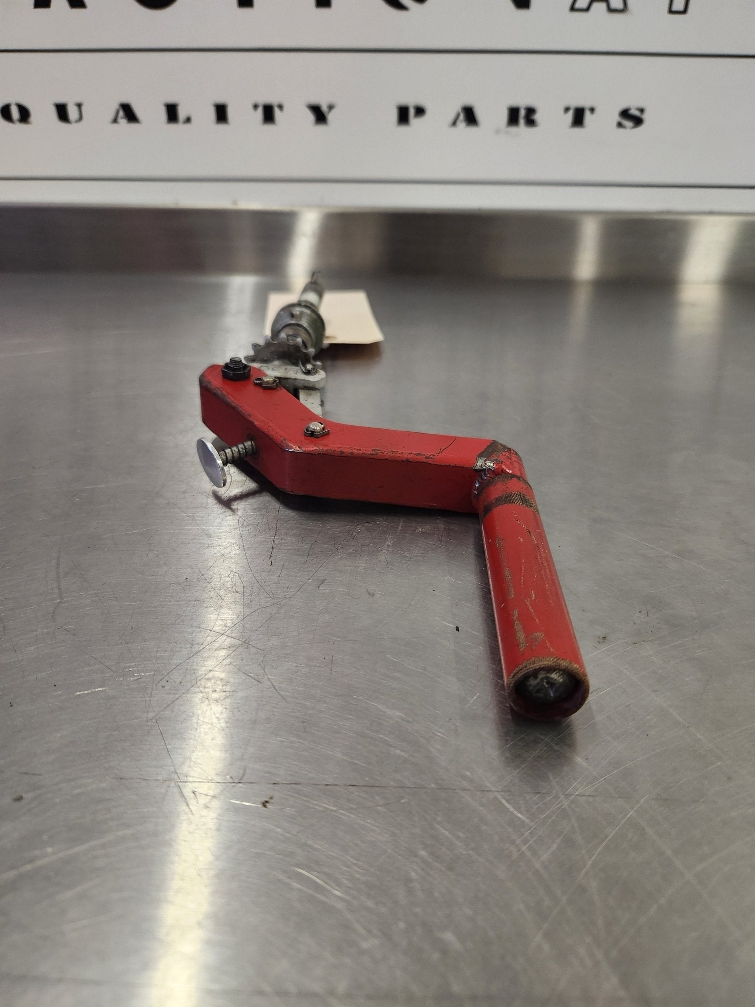0843400 - 72 Cessna MANUAL GEAR EXTENSION CRANK HANDLE W/ SHAFT | FractionAIR Parts - Aircraft Parts & Accessories