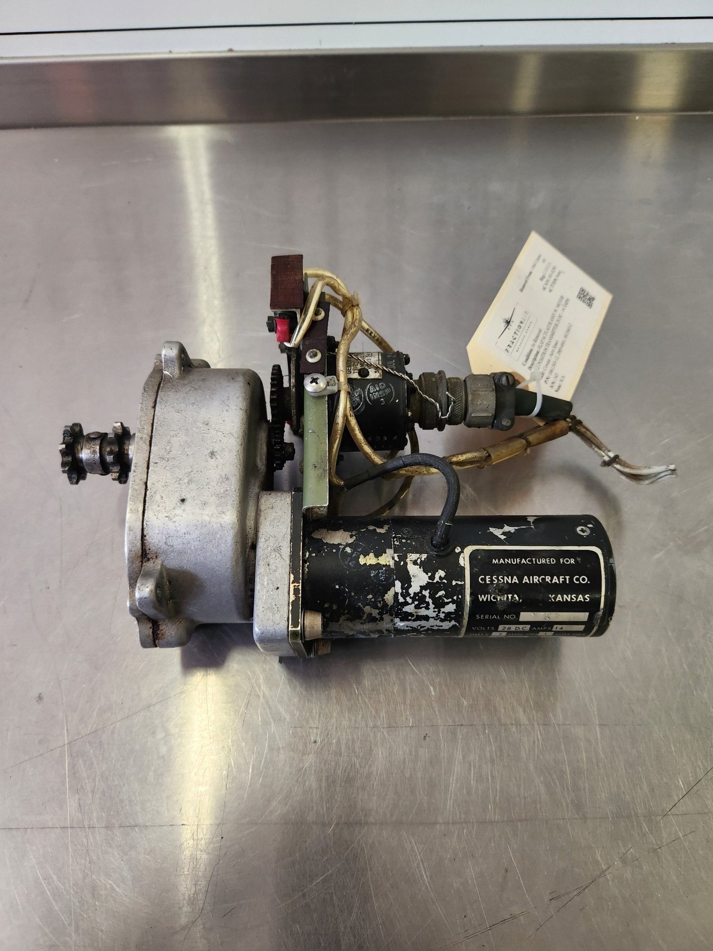 0861505 - 12, 2005 - 0001, 0813603 - 2 Cessna / Aero Space FLAP ACTUATOR ASSY W/ MOTOR AND POSITION TRANSMITTER 28 DC - 14 AMPS | FractionAIR Parts - Aircraft Parts & Accessories