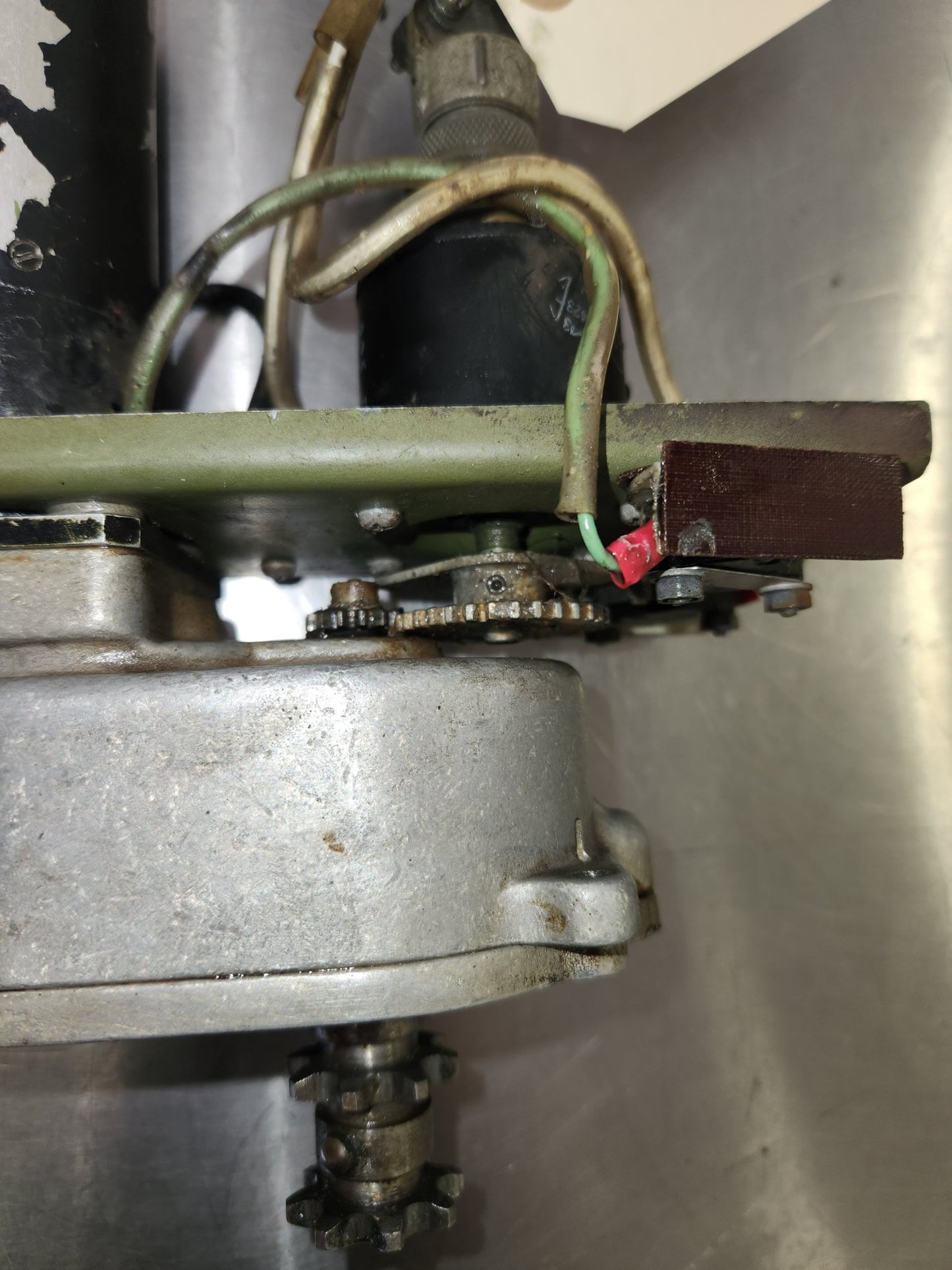 0861505 - 12, 2005 - 0001, 0813603 - 2 Cessna / Aero Space FLAP ACTUATOR ASSY W/ MOTOR AND POSITION TRANSMITTER 28 DC - 14 AMPS | FractionAIR Parts - Aircraft Parts & Accessories