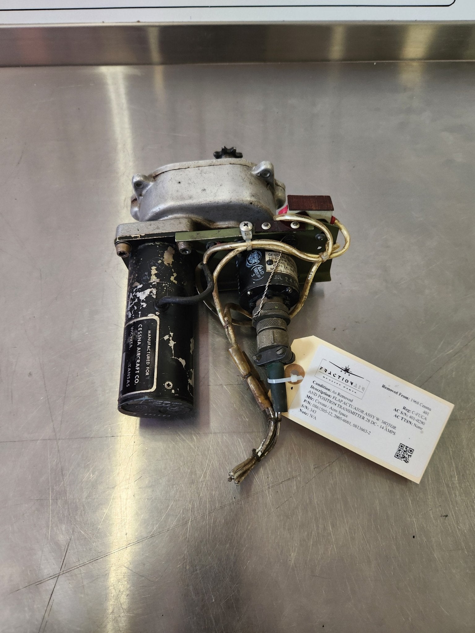 0861505 - 12, 2005 - 0001, 0813603 - 2 Cessna / Aero Space FLAP ACTUATOR ASSY W/ MOTOR AND POSITION TRANSMITTER 28 DC - 14 AMPS | FractionAIR Parts - Aircraft Parts & Accessories