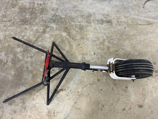 13117 - 00, U13034 - 000, 486599, U14679 - 000, 451 - 755 Piper STRUT ASSEMBLY – Nose wheel w/ mount, dampener, steering rod, cleveland wheel, tire and tube 6:00x6 | FractionAIR Parts - Aircraft Parts & Accessories