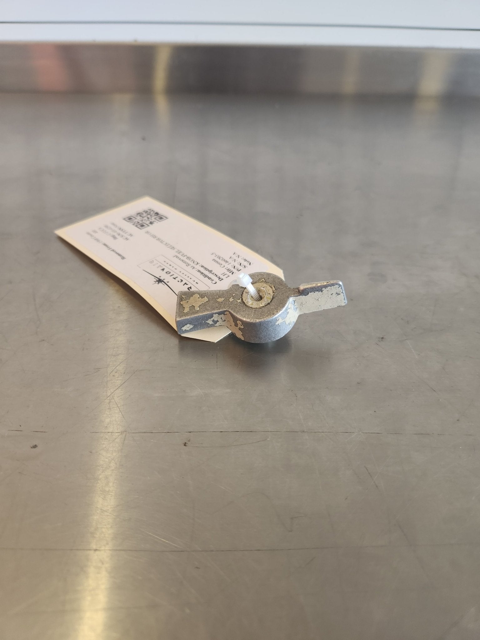 1460203 - 5 Cessna KNOB - FUEL SELECTOR RH OR LH | FractionAIR Parts - Aircraft Parts & Accessories