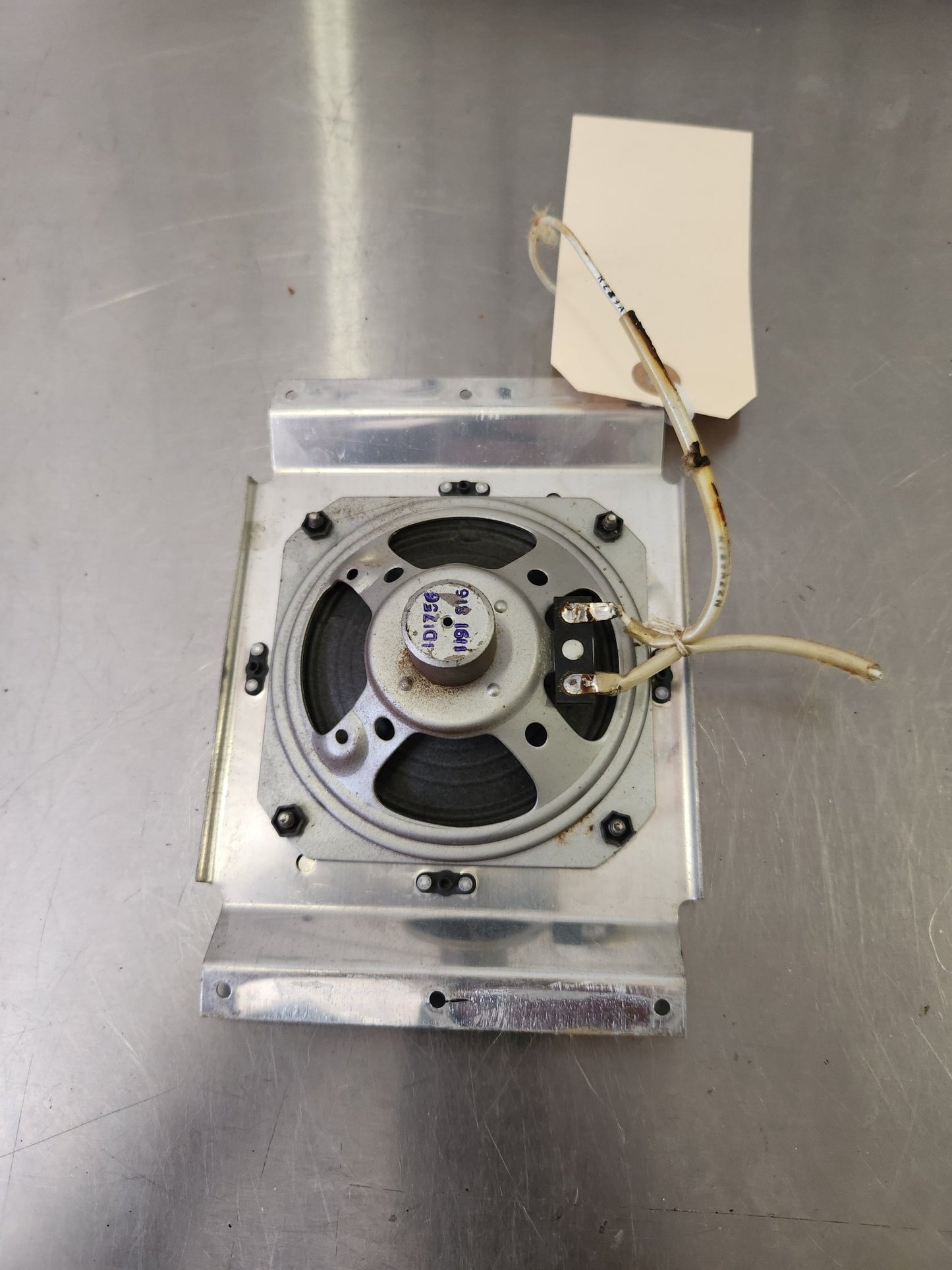 1D1756 Cessna SPEAKER 4'' W/ MOUNT | FractionAIR Parts - Aircraft Parts & Accessories