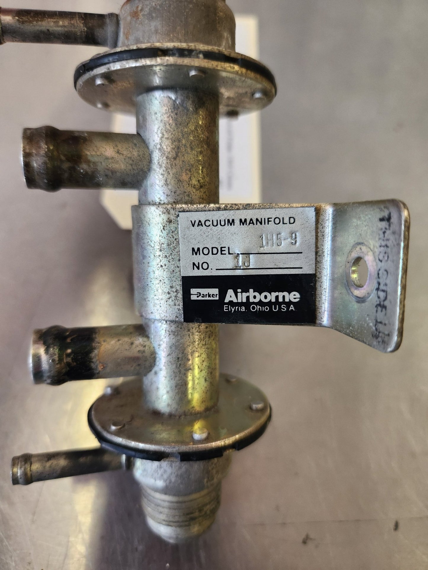 1H5 - 9 Air Borne VACUUM MANIFOLD | FractionAIR Parts - Aircraft Parts & Accessories