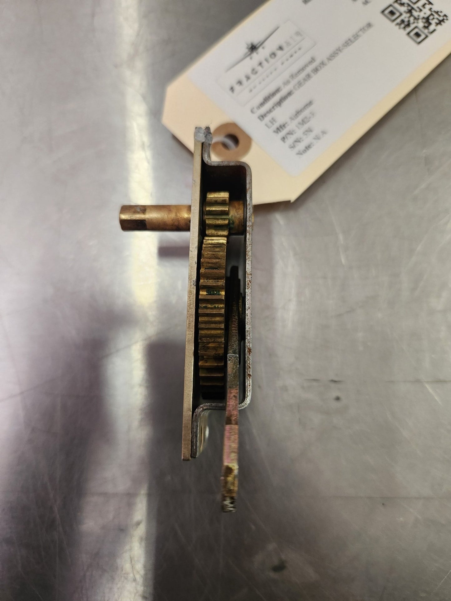 1M2 - 3 Airborne GEAR BOX ASSY - SELECTOR LH 5015104 - 3 | FractionAIR Parts - Aircraft Parts & Accessories