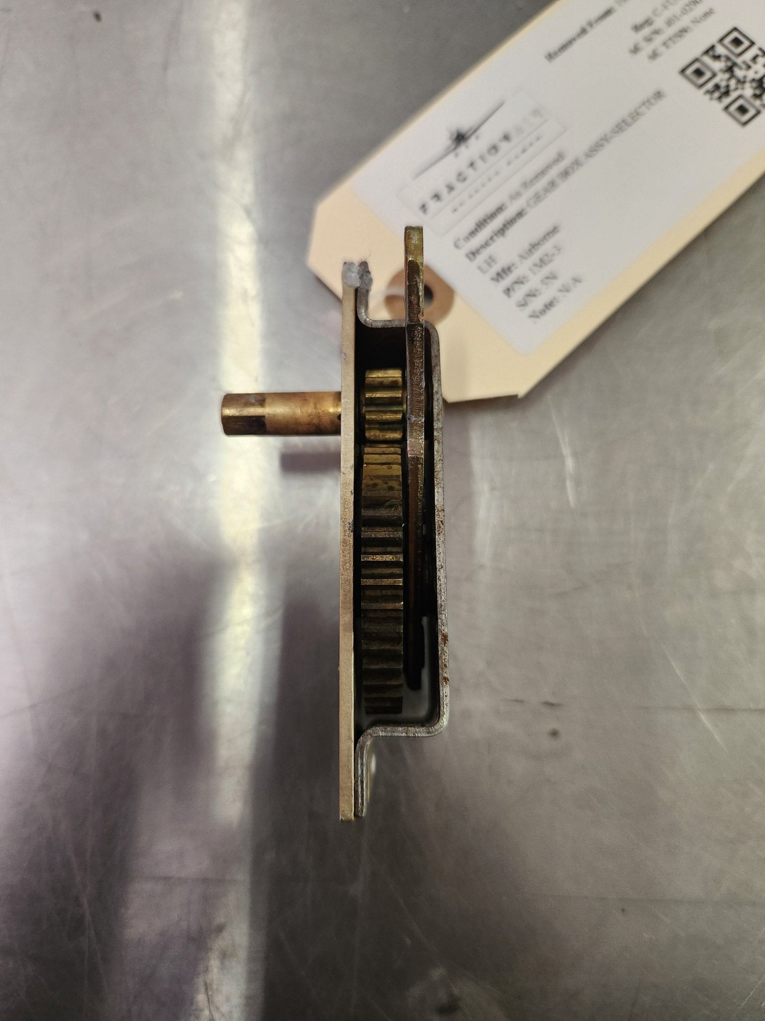1M2 - 3 Airborne GEAR BOX ASSY - SELECTOR LH 5015104 - 3 | FractionAIR Parts - Aircraft Parts & Accessories