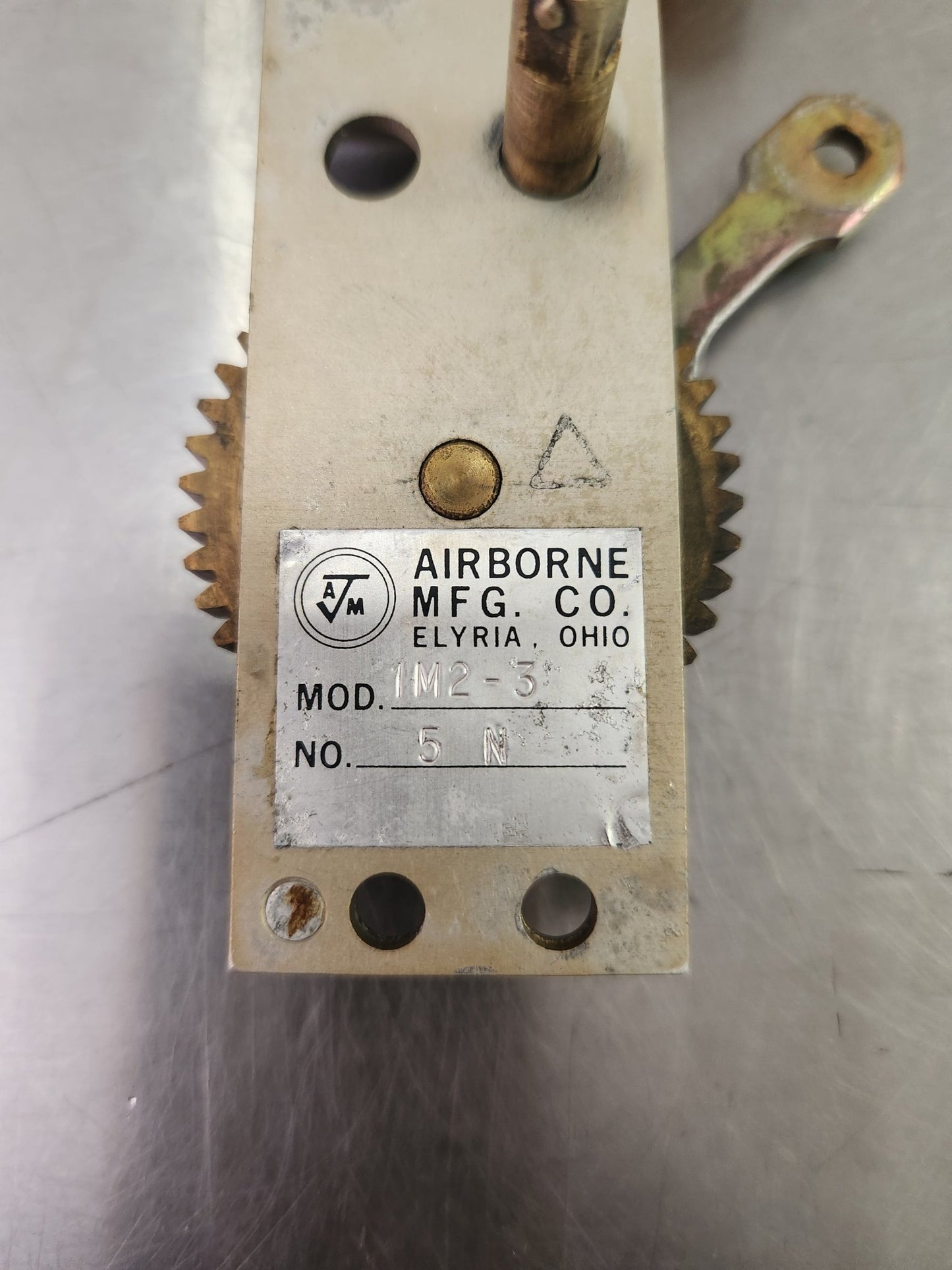 1M2 - 3 Airborne GEAR BOX ASSY - SELECTOR LH 5015104 - 3 | FractionAIR Parts - Aircraft Parts & Accessories