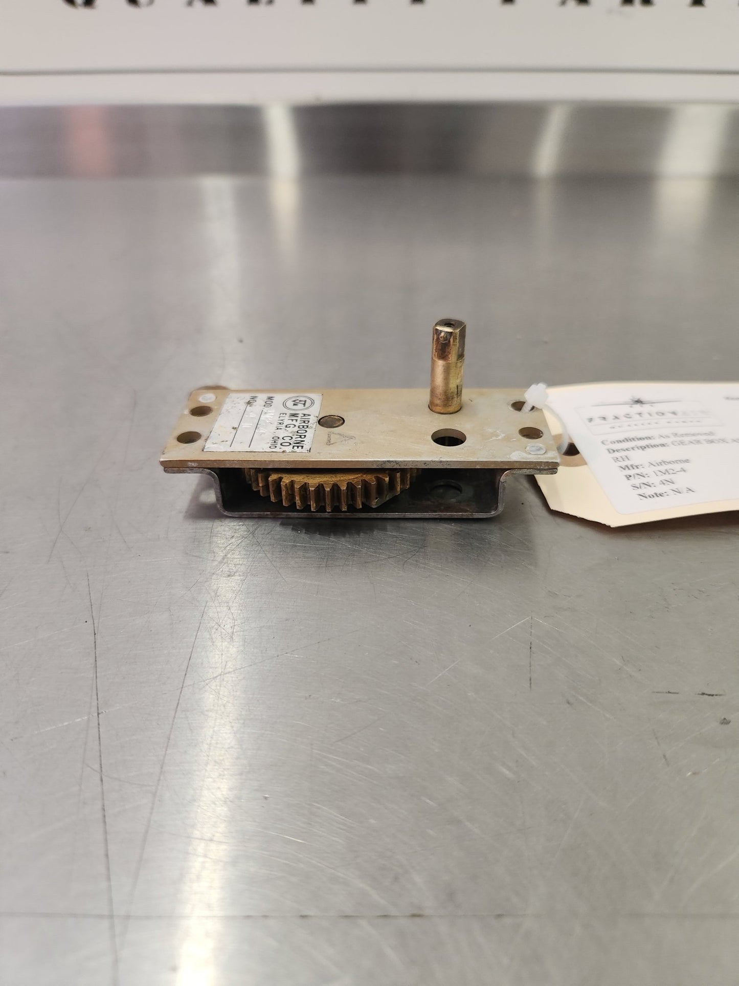 1M2 - 4 Airborne GEAR BOX ASSY - SELECTOR RH 5015104 - 4 | FractionAIR Parts - Aircraft Parts & Accessories