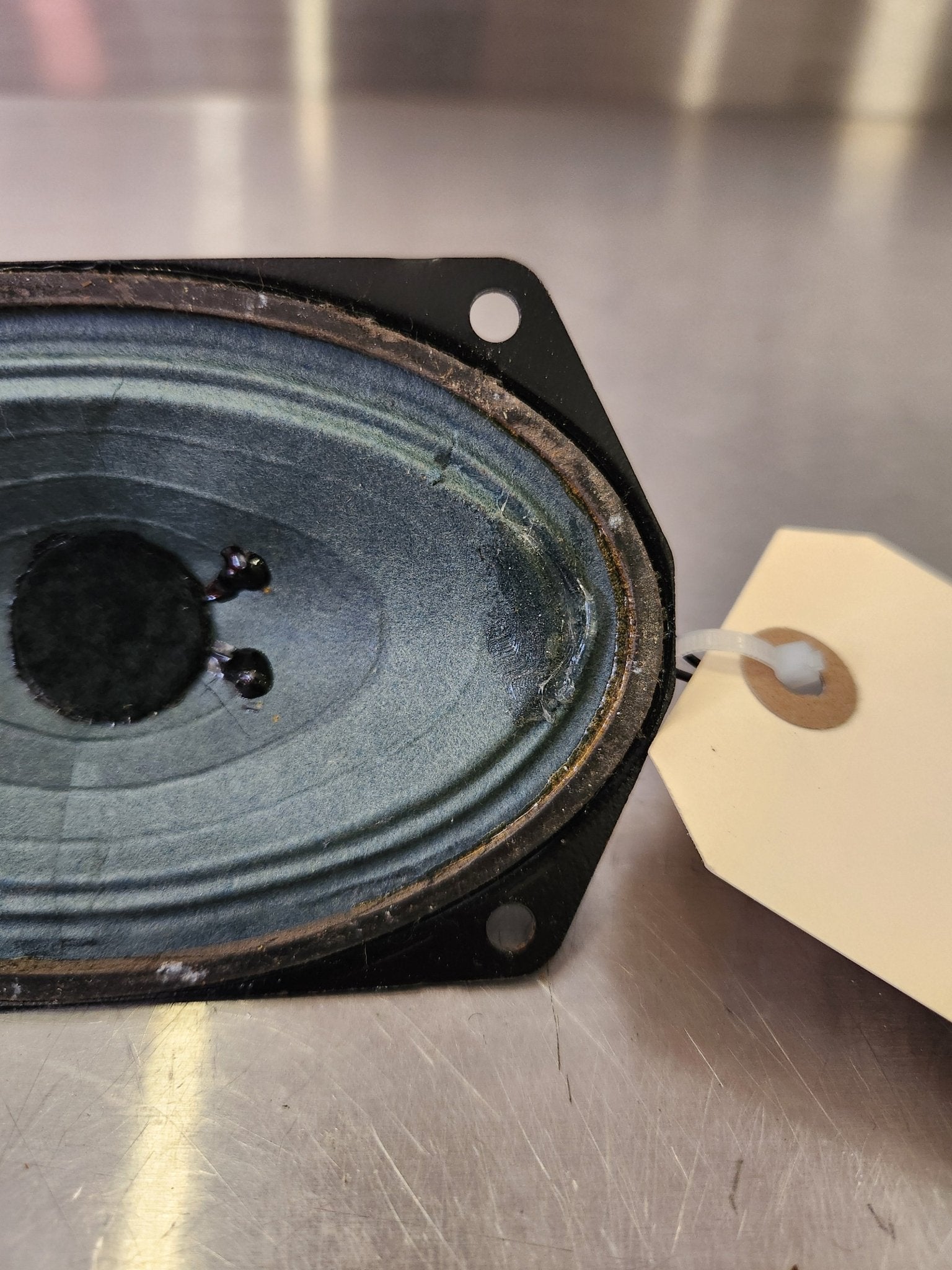 4012098 Cessna SPEAKER 5X3'' | FractionAIR Parts - Aircraft Parts & Accessories