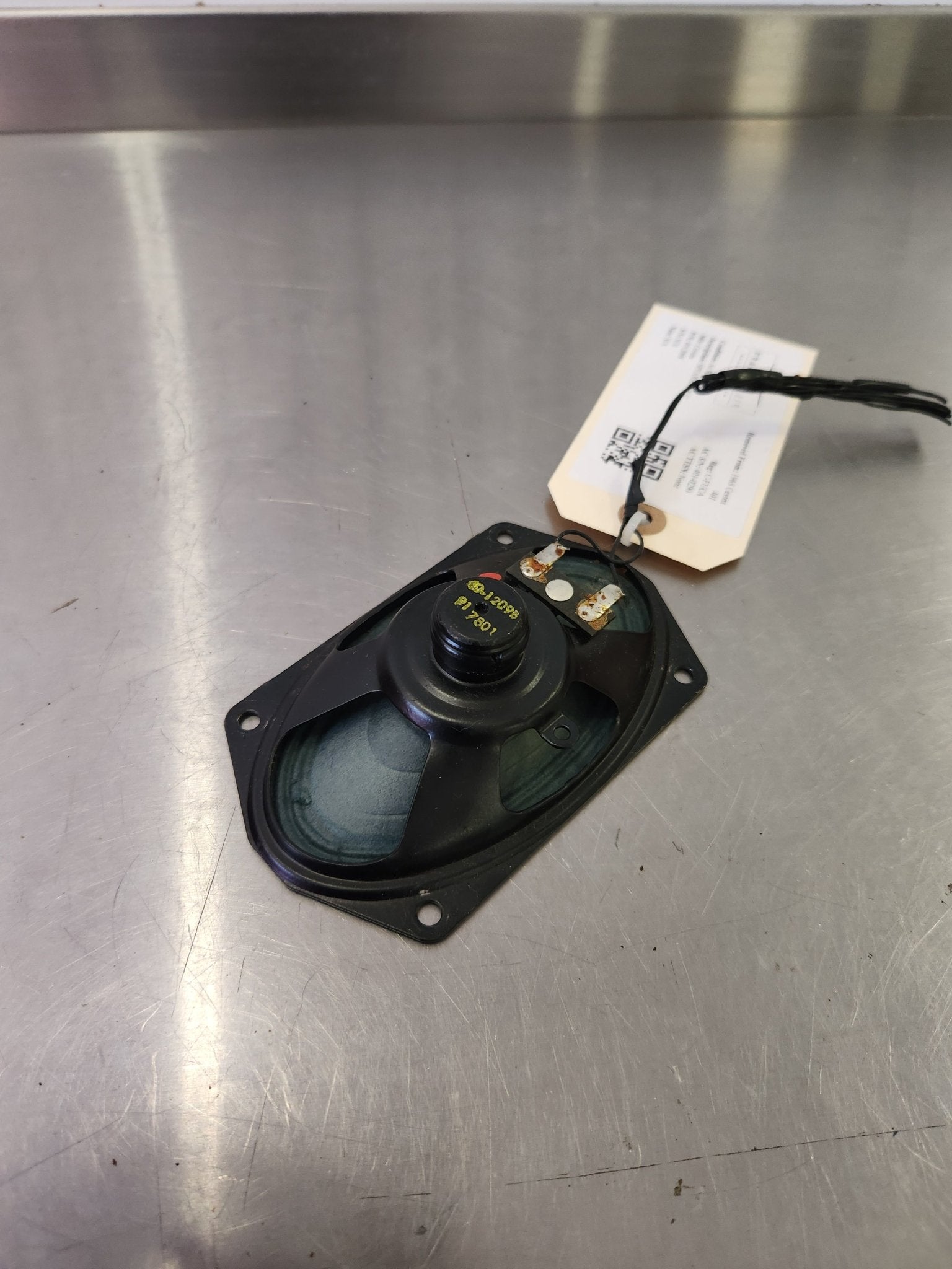 4012098 Cessna SPEAKER 5X3'' | FractionAIR Parts - Aircraft Parts & Accessories