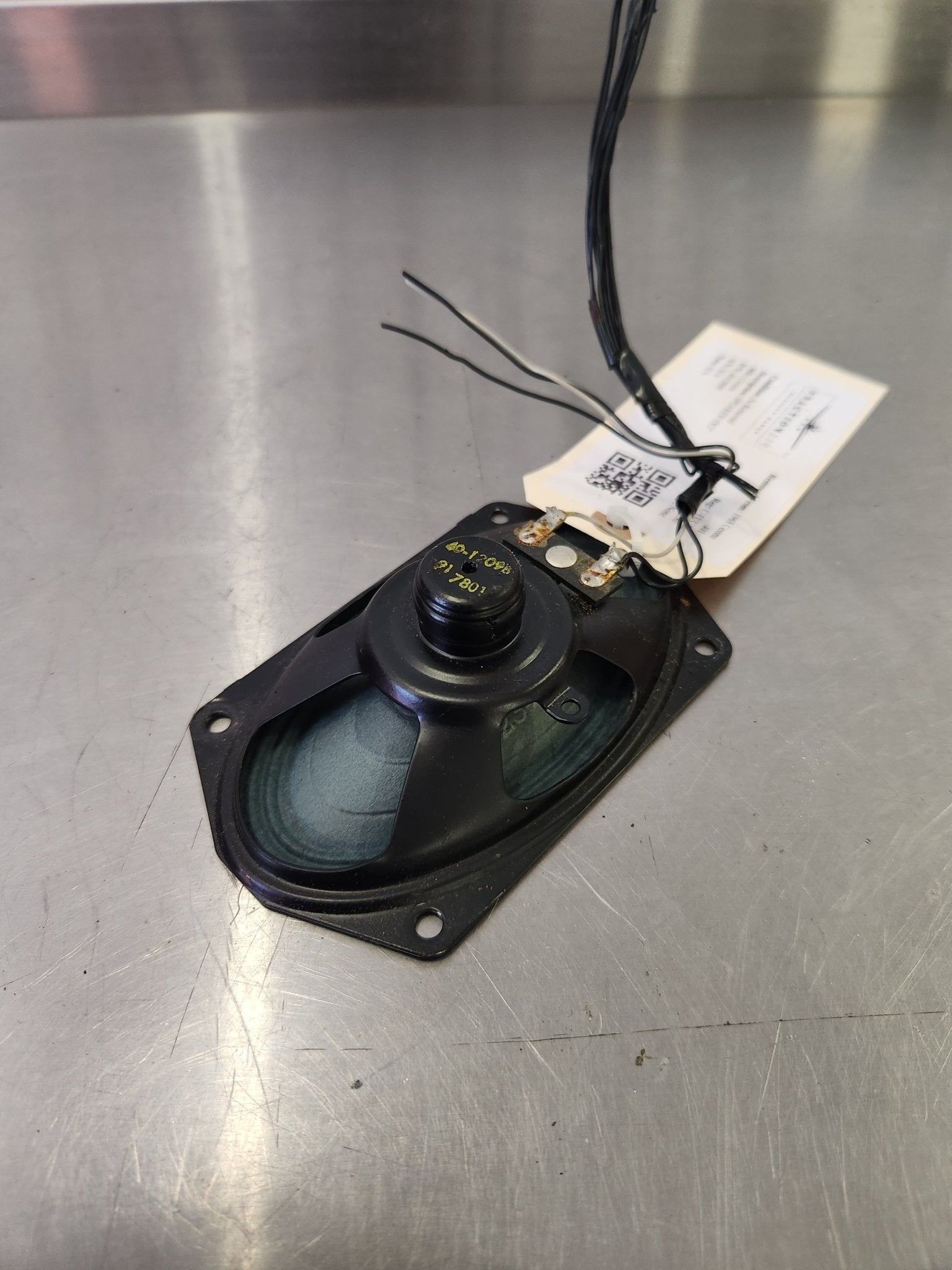 4012098 Cessna SPEAKER 5X3'' | FractionAIR Parts - Aircraft Parts & Accessories