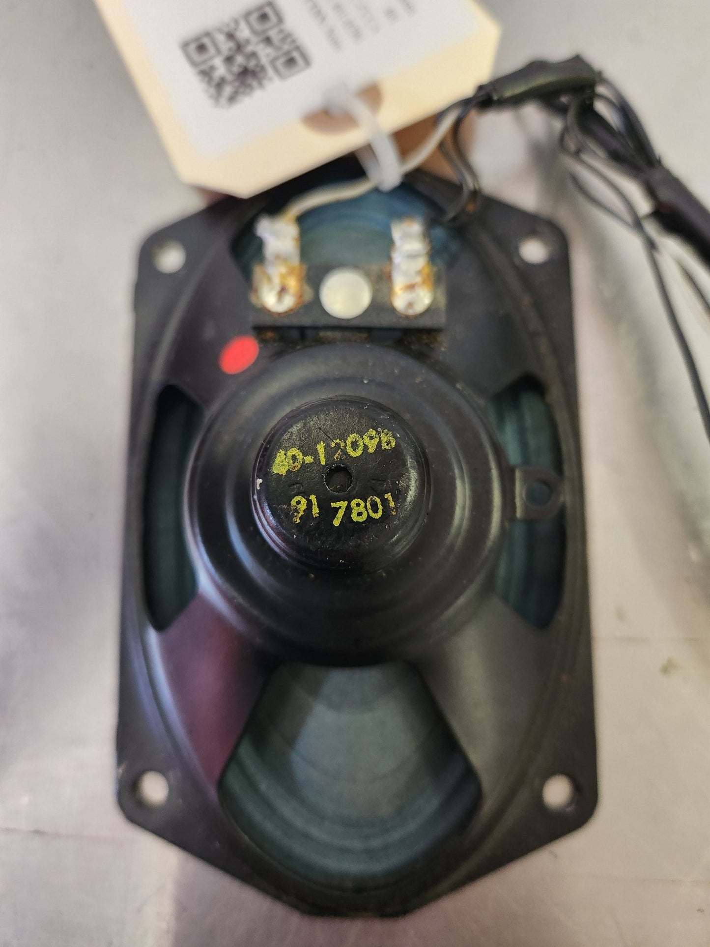 4012098 Cessna SPEAKER 5X3'' | FractionAIR Parts - Aircraft Parts & Accessories