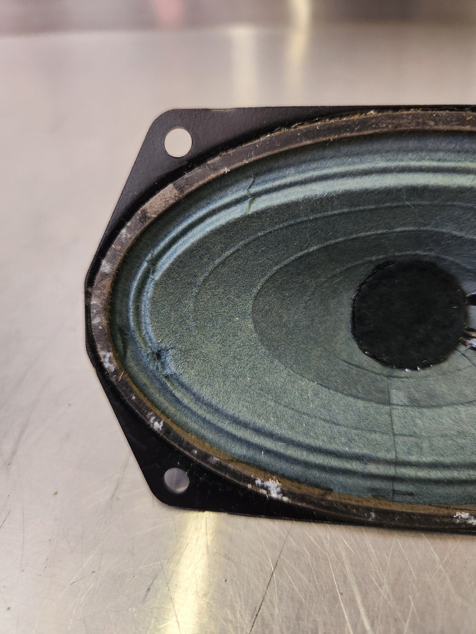 4012098 Cessna SPEAKER 5X3'' | FractionAIR Parts - Aircraft Parts & Accessories