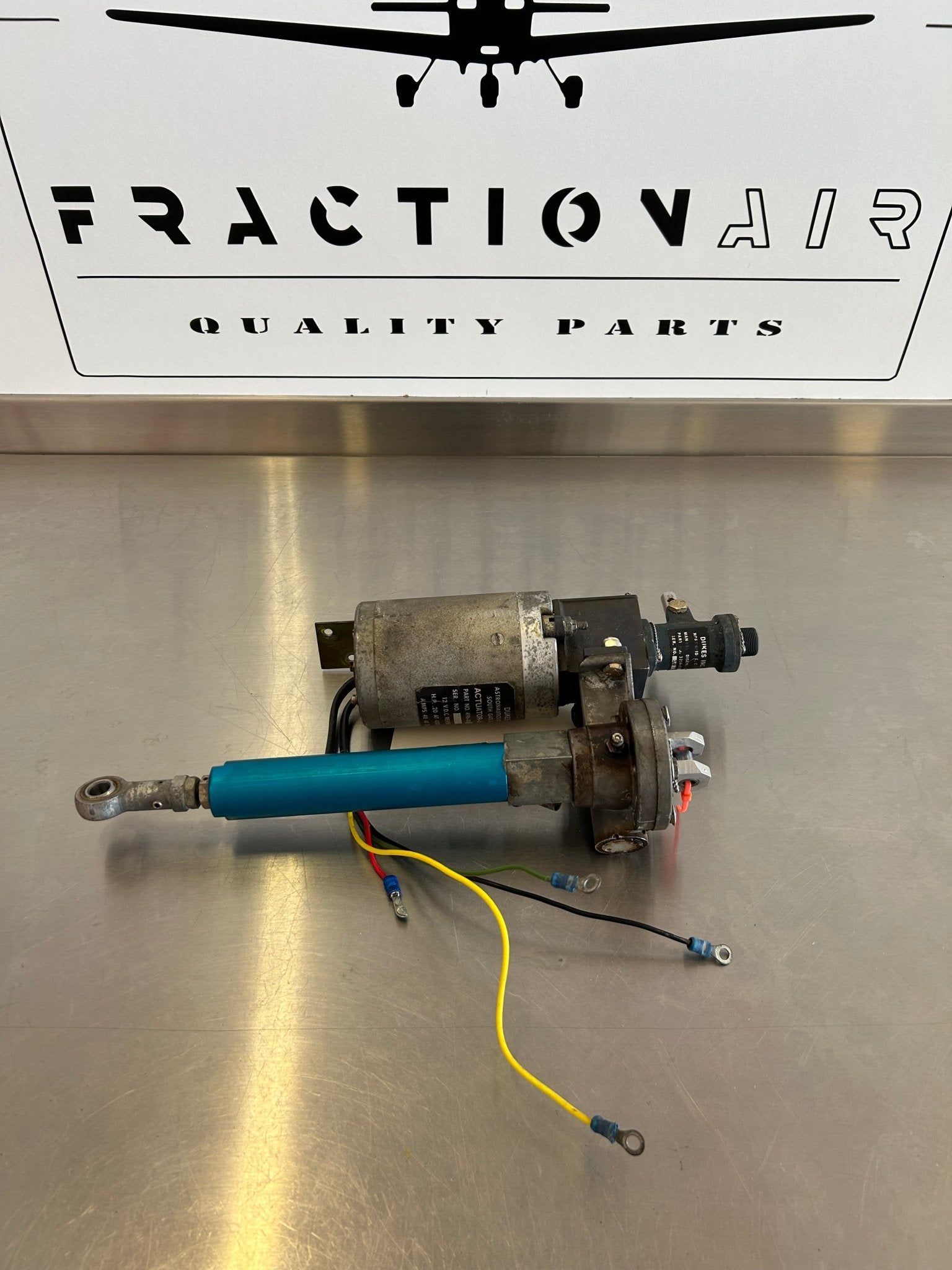landing gear actuator 4196-00-10 Dukes Landing Gear Actuator