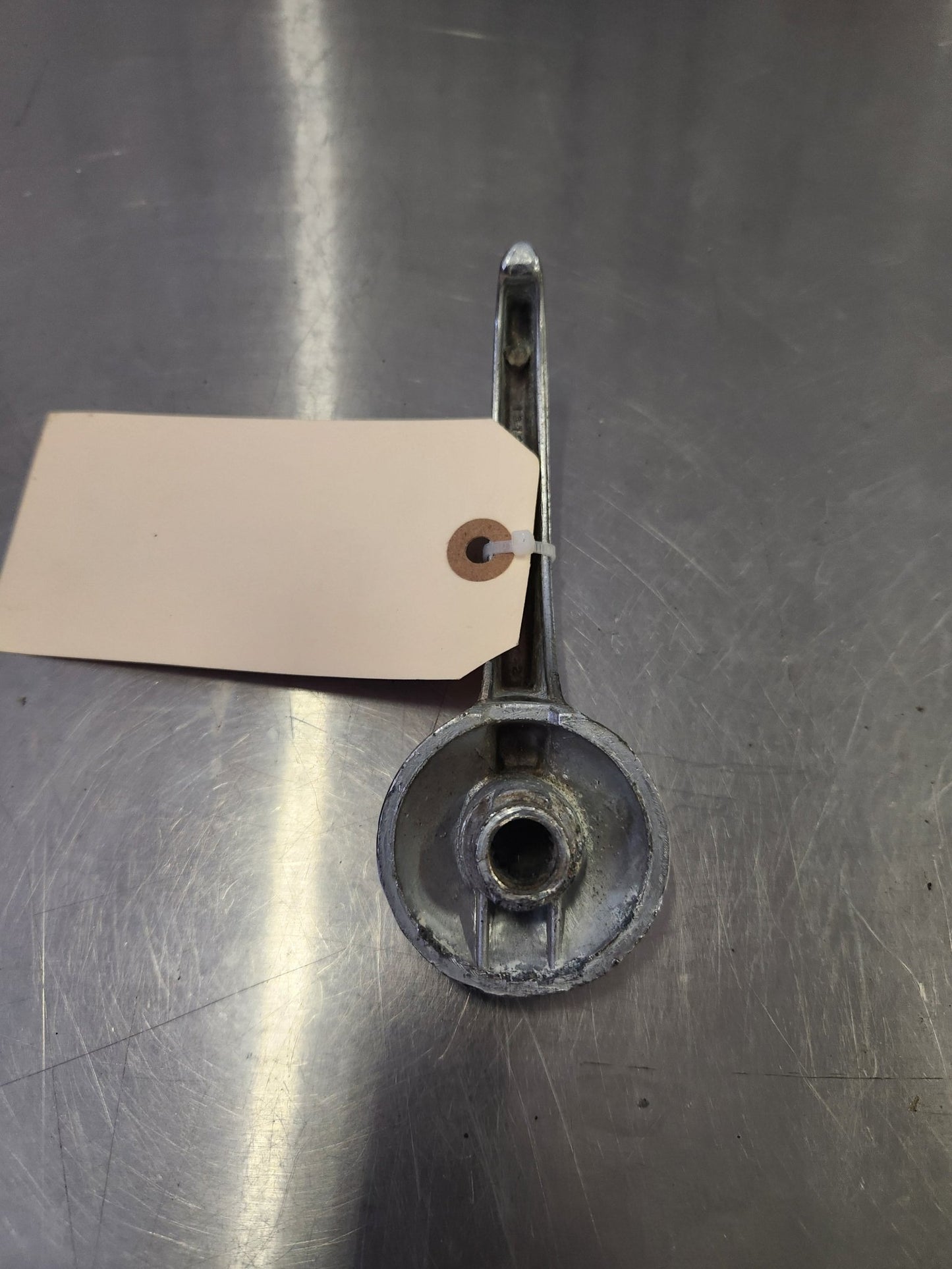 464 022 Piper Handle Assy - Door | FractionAIR Parts - Aircraft Parts & Accessories