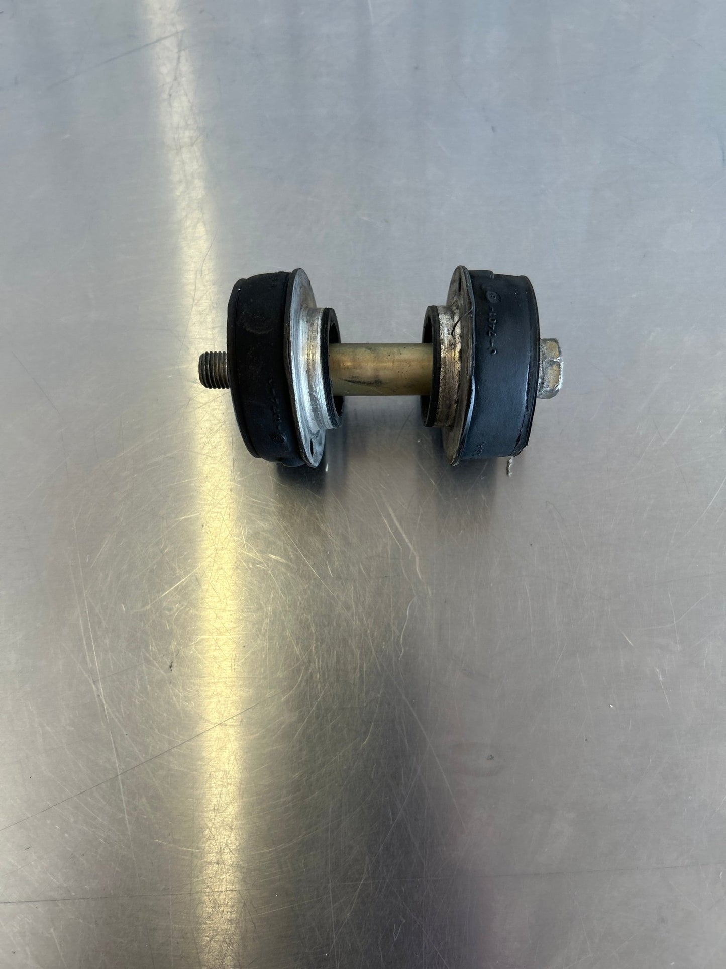 475 123 Piper MOUNT - (J - 7402 - 16) | FractionAIR Parts - Aircraft Parts & Accessories