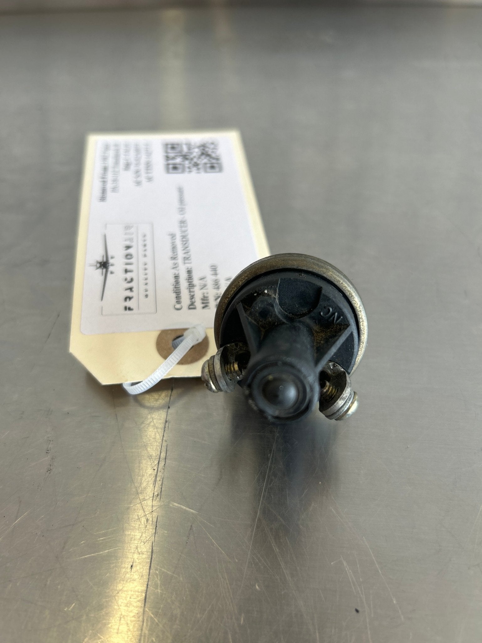 486 440 TRANSDUCER - Oil pressure | FractionAIR Parts - Aircraft Parts & Accessories