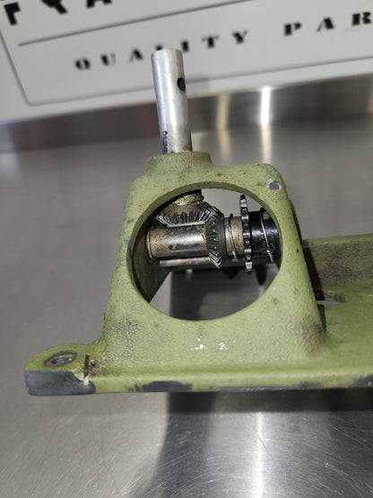5011013 - 1 Cessna BRACKET - ACTUATOR MOUNTING W/ GEARS | FractionAIR Parts - Aircraft Parts & Accessories