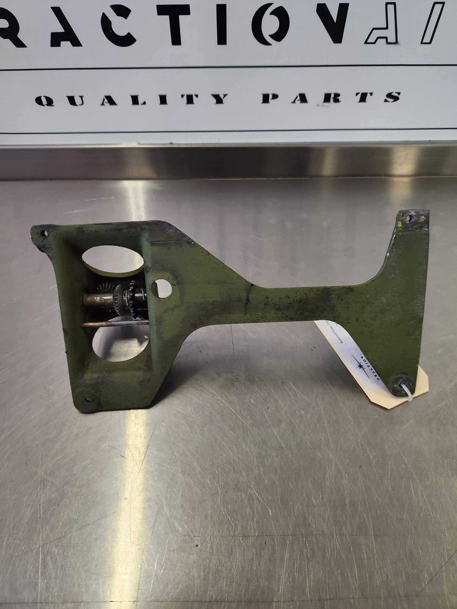 5011013 - 1 Cessna BRACKET - ACTUATOR MOUNTING W/ GEARS | FractionAIR Parts - Aircraft Parts & Accessories
