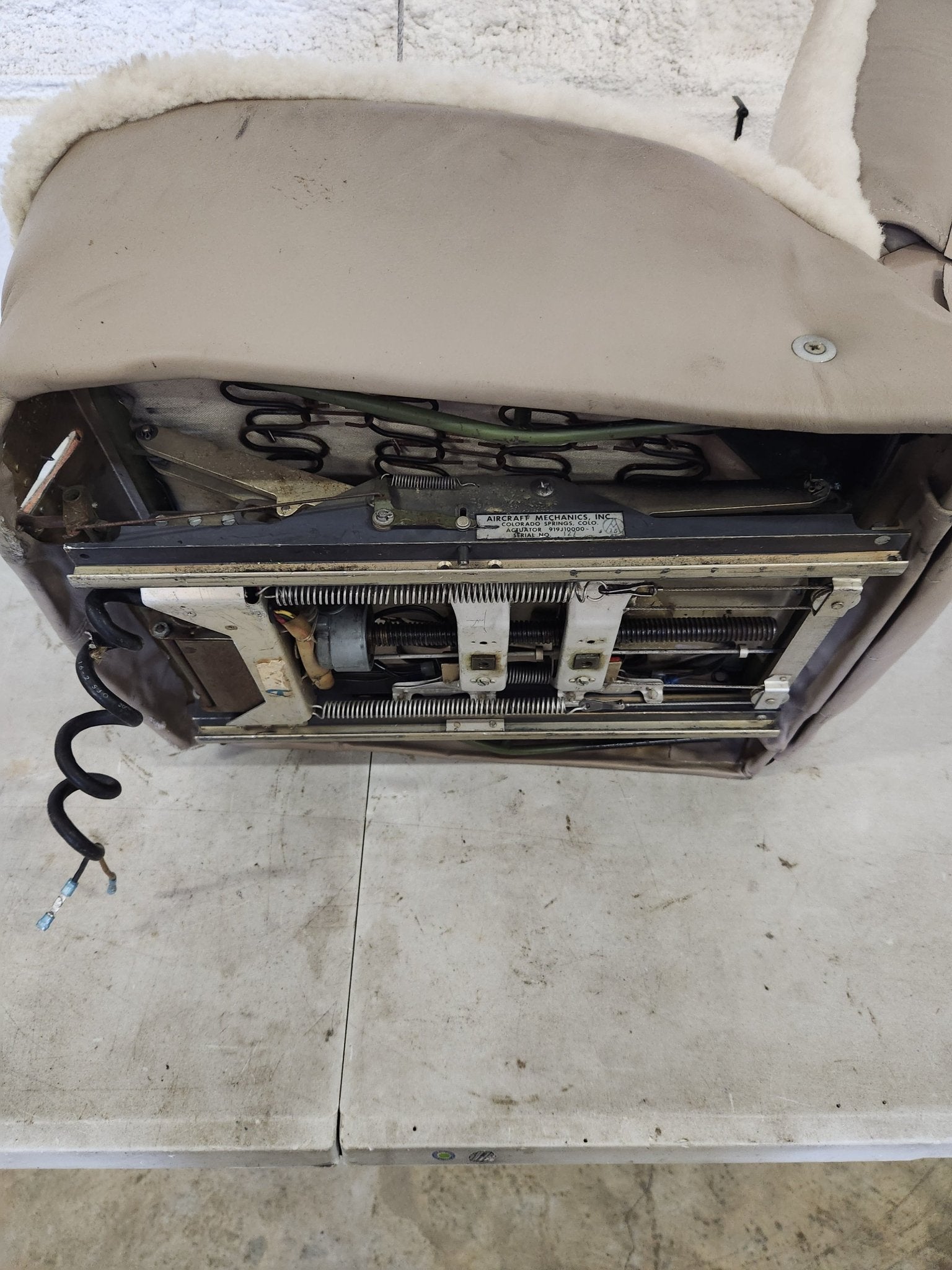5014059 - 30 Cessna SEAT ASSY - PlLOT 0812760 - 15 | FractionAIR Parts - Aircraft Parts & Accessories