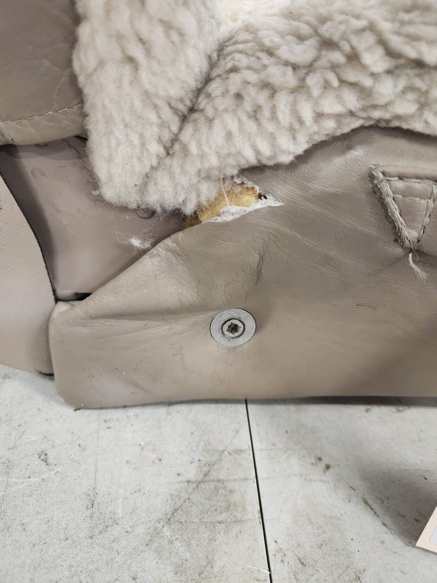 5014059 - 30 Cessna SEAT ASSY - PlLOT 0812760 - 15 | FractionAIR Parts - Aircraft Parts & Accessories