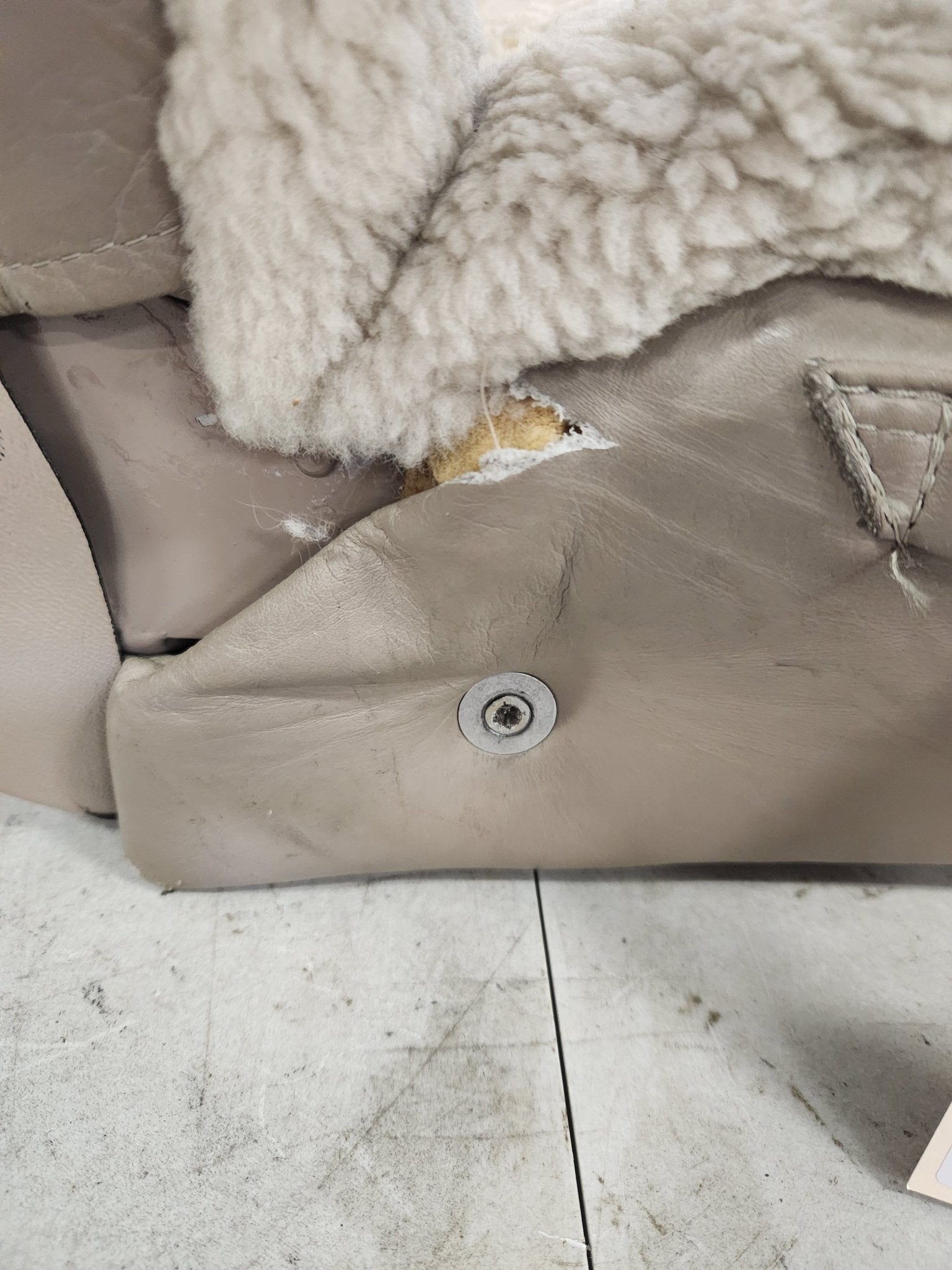 5014059 - 30 Cessna SEAT ASSY - PlLOT 0812760 - 15 | FractionAIR Parts - Aircraft Parts & Accessories