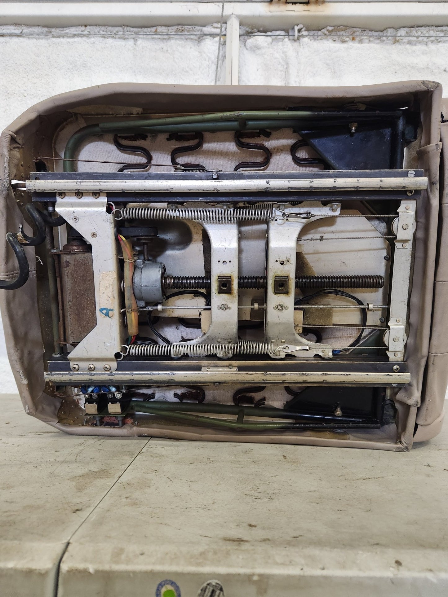 5014059 - 30 Cessna SEAT ASSY - PlLOT 0812760 - 15 | FractionAIR Parts - Aircraft Parts & Accessories