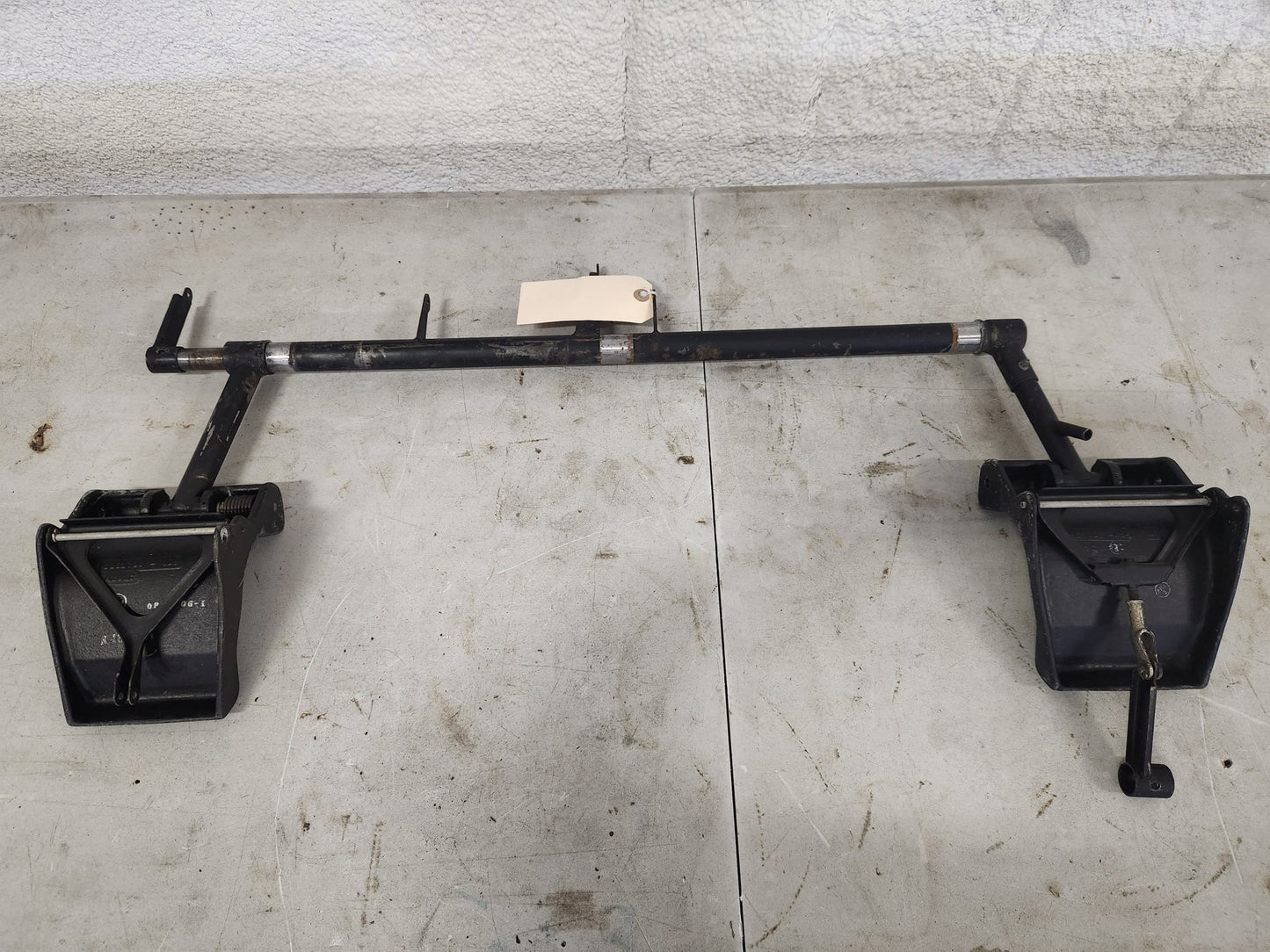 5015006 - 10 Cessna RUDDER PEDAL TORQUE TUBE ASSY - RUDDER RH 5015006 - 8 | FractionAIR Parts - Aircraft Parts & Accessories
