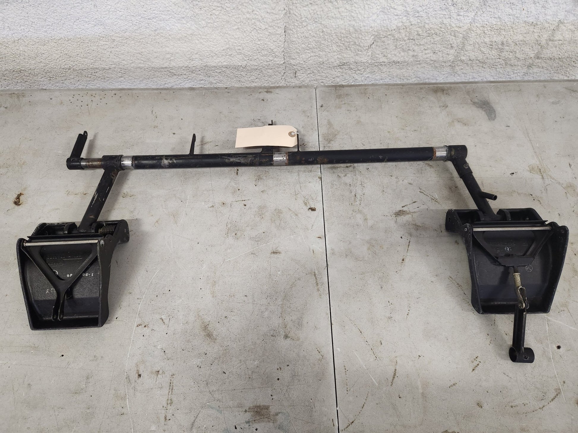 5015006 - 10 Cessna RUDDER PEDAL TORQUE TUBE ASSY - RUDDER RH 5015006 - 8 | FractionAIR Parts - Aircraft Parts & Accessories