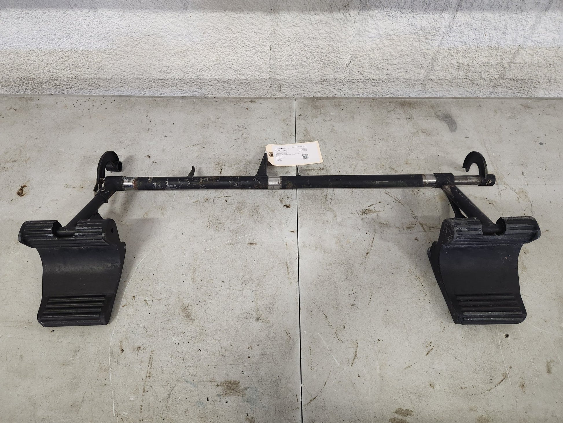 5015007 - 7 Cessna RUDDER PEDAL TORQUE TUBE ASSY - RUDDER LH 5015007 - 5 | FractionAIR Parts - Aircraft Parts & Accessories