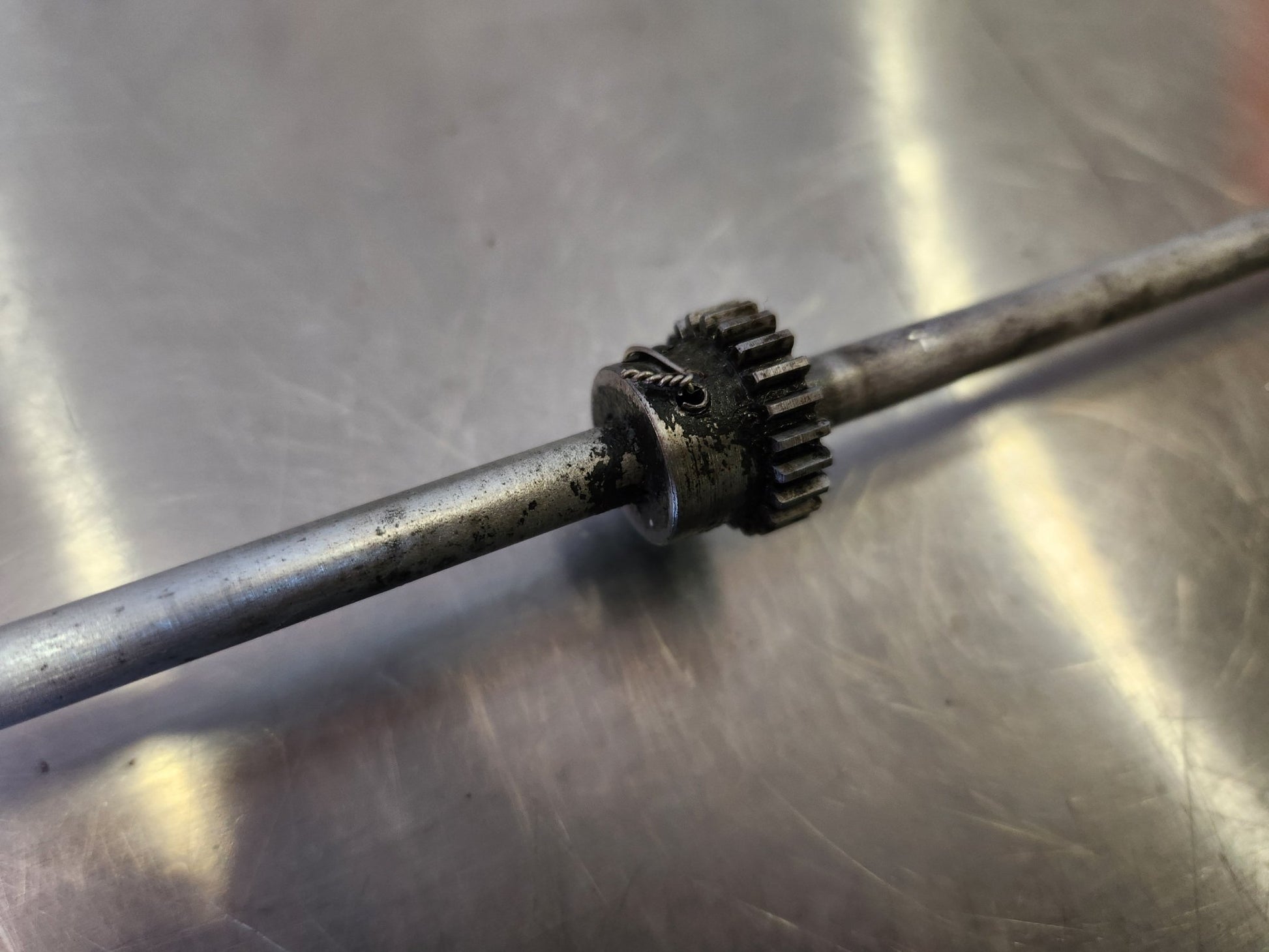 5015052 - 2, 5015059 - 1, H3222 Cessna WHEEL - AILERON TRIM ASSY W/SHAFT AND GEAR SPUR | FractionAIR Parts - Aircraft Parts & Accessories