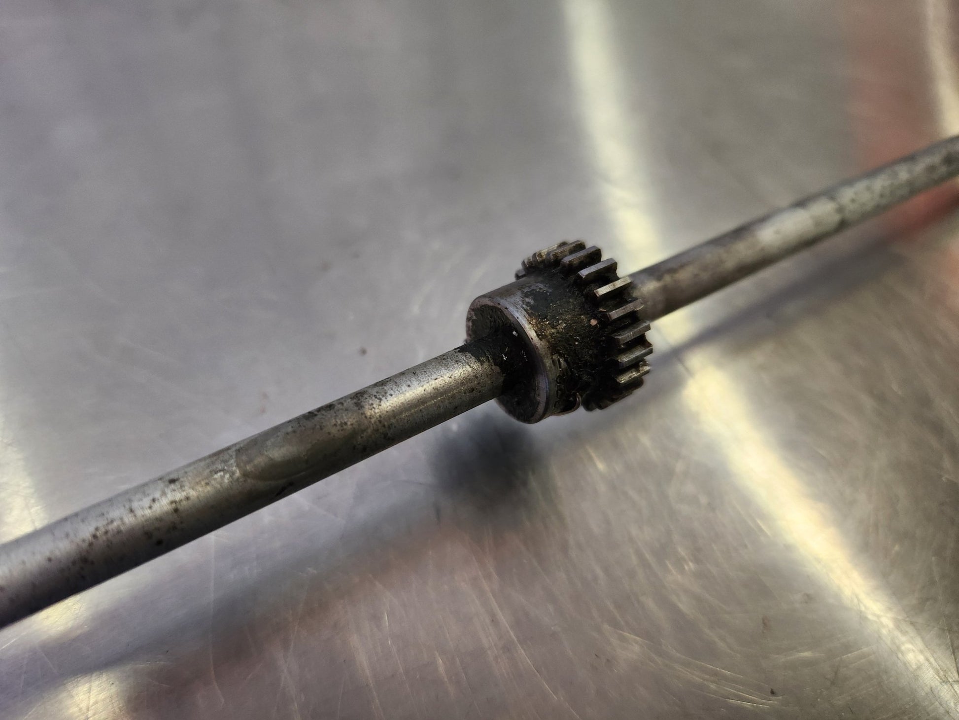 5015052 - 2, 5015059 - 1, H3222 Cessna WHEEL - AILERON TRIM ASSY W/SHAFT AND GEAR SPUR | FractionAIR Parts - Aircraft Parts & Accessories