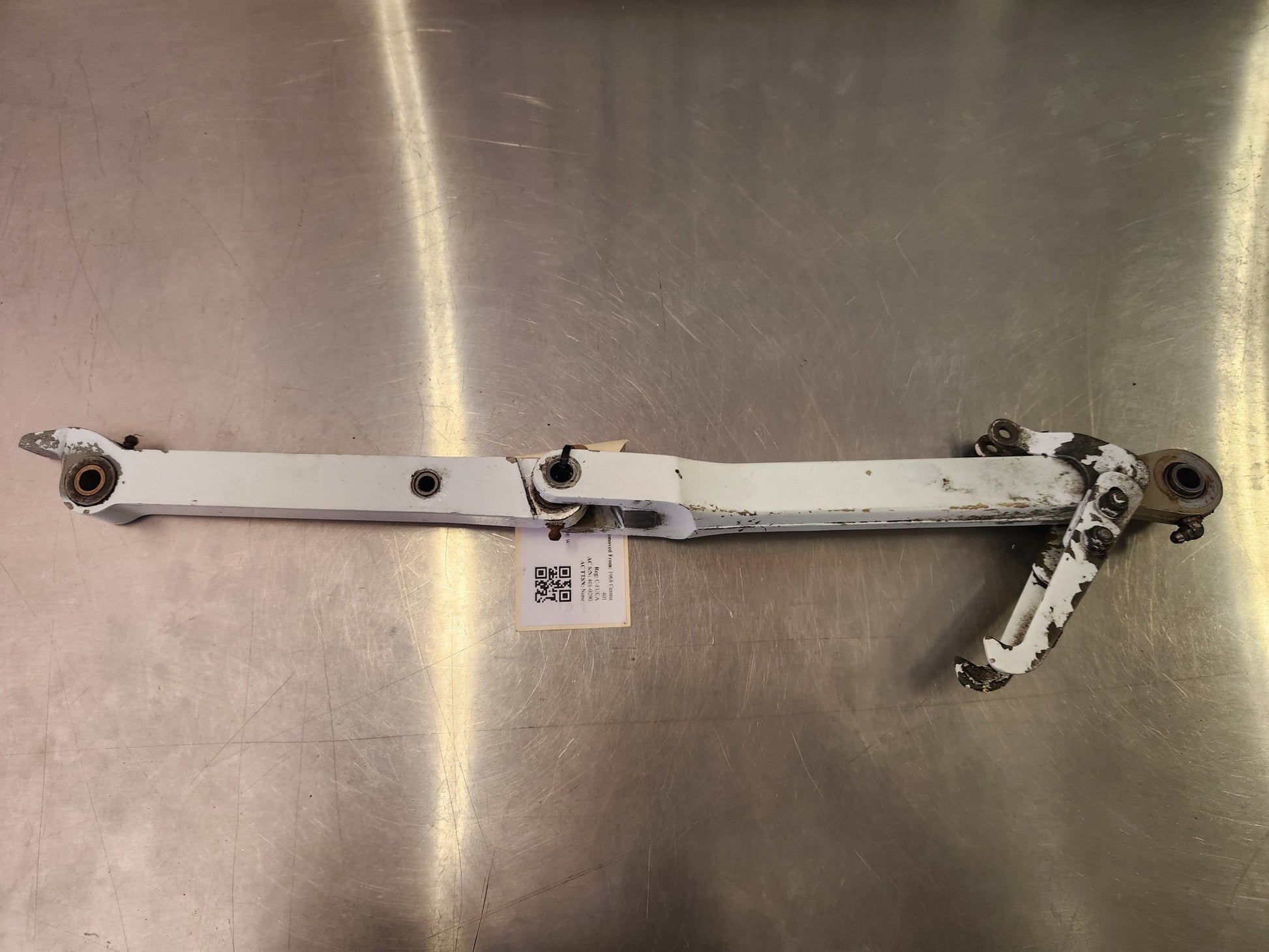 5041 000 - 46 Cessna BRACE ASSY - RH SIDE W/ HOOK | FractionAIR Parts - Aircraft Parts & Accessories