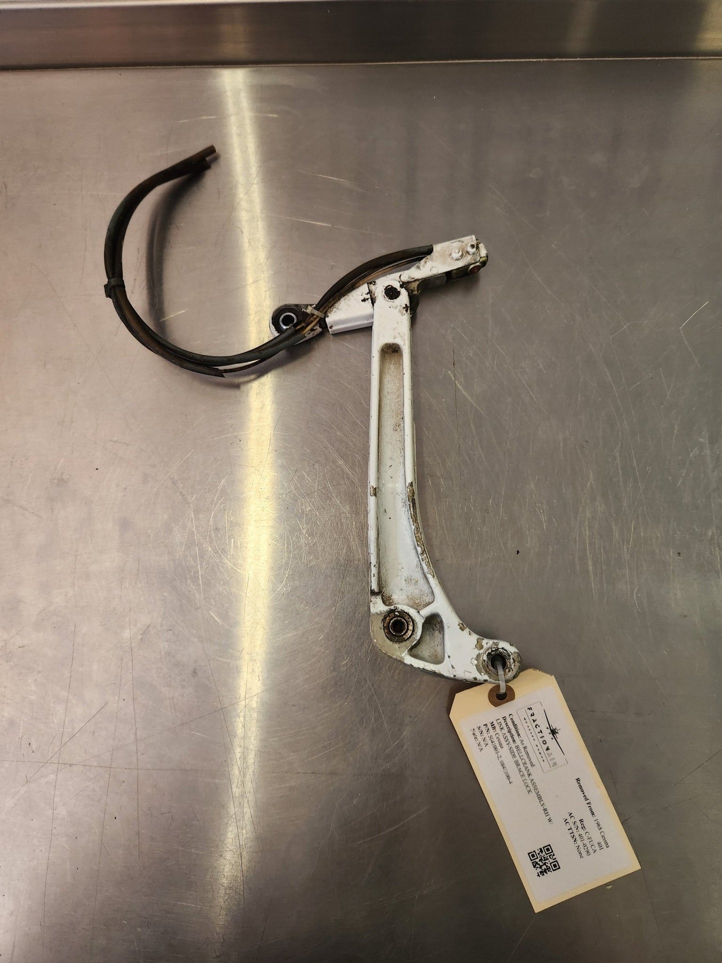 5041001 - 2, 0841100 - 4 Cessna BELLCRANK ASSEMBLY - RH W/ LINK ASSY - SIDE BRACE LOCK | FractionAIR Parts - Aircraft Parts & Accessories