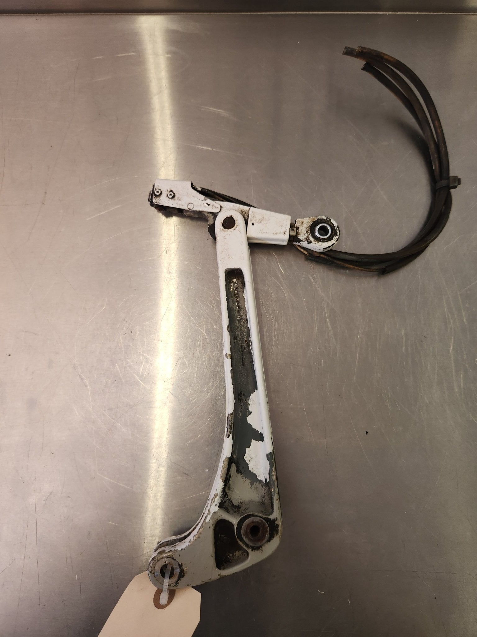 5041001 - 2, 0841100 - 4 Cessna BELLCRANK ASSEMBLY - RH W/ LINK ASSY - SIDE BRACE LOCK | FractionAIR Parts - Aircraft Parts & Accessories