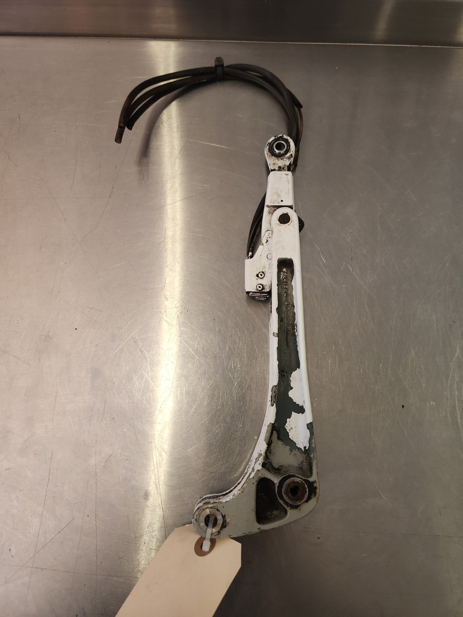 5041001 - 2, 0841100 - 4 Cessna BELLCRANK ASSEMBLY - RH W/ LINK ASSY - SIDE BRACE LOCK | FractionAIR Parts - Aircraft Parts & Accessories