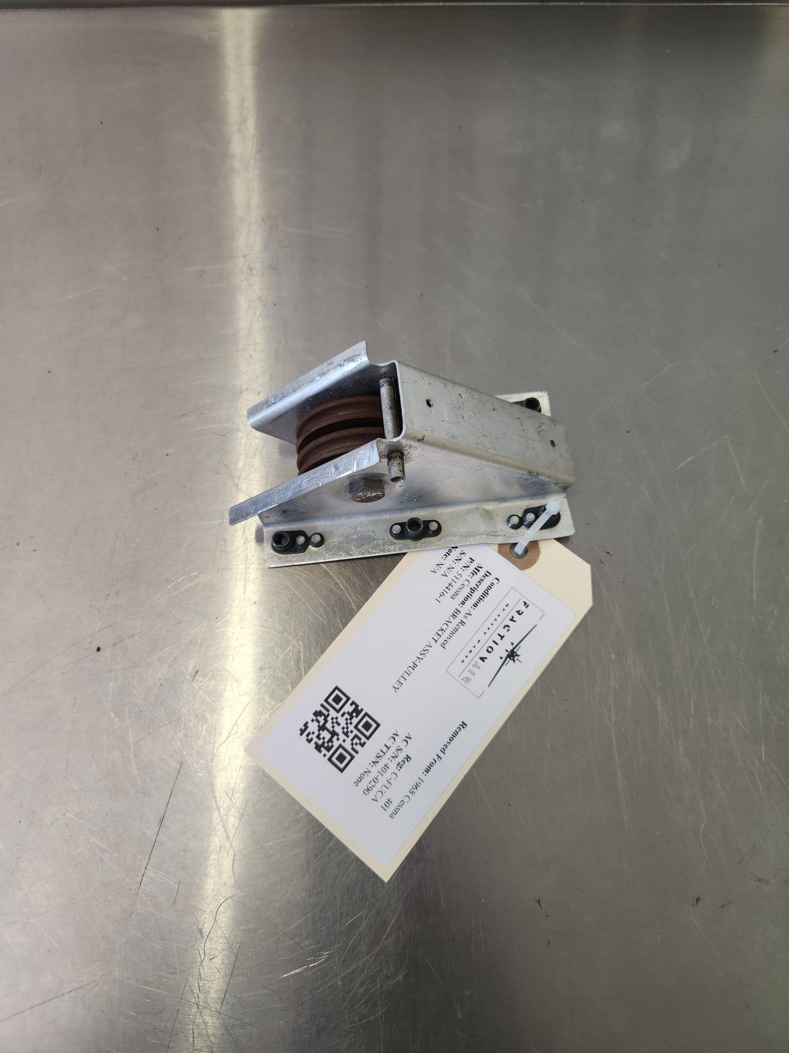 5114416 - 1 Cessna BRACKET ASSY - PULLEY | FractionAIR Parts - Aircraft Parts & Accessories