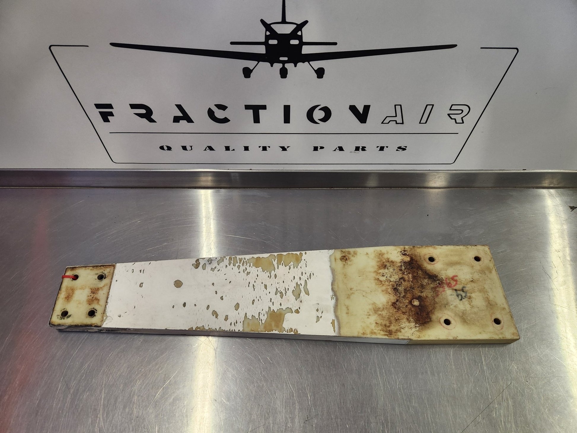 571055 - 1 American Aviation Landing gear leg | FractionAIR Parts - Aircraft Parts & Accessories