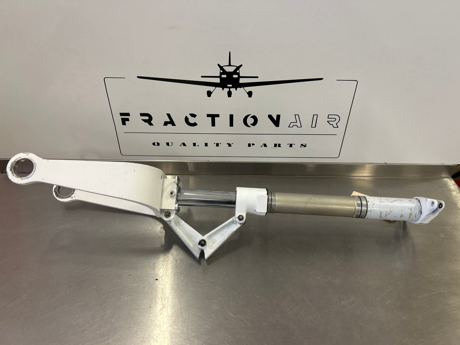 61885 - 02 Piper GEAR ASSEMBLY - Nose (complete) | FractionAIR Parts - Aircraft Parts & Accessories