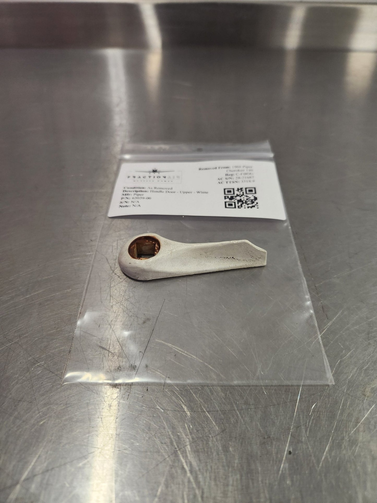 63039 - 00 Piper Handle Door - Upper - White | FractionAIR Parts - Aircraft Parts & Accessories