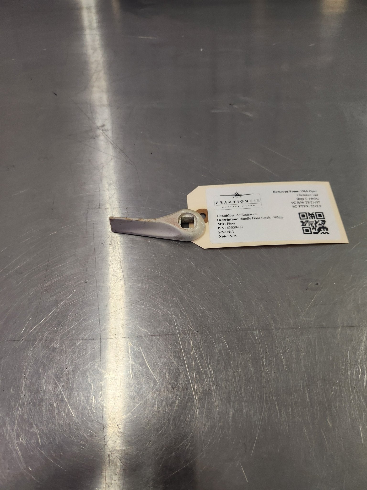 464-022 Piper HANDLE INSIDE DOOR - FractionAIR Parts