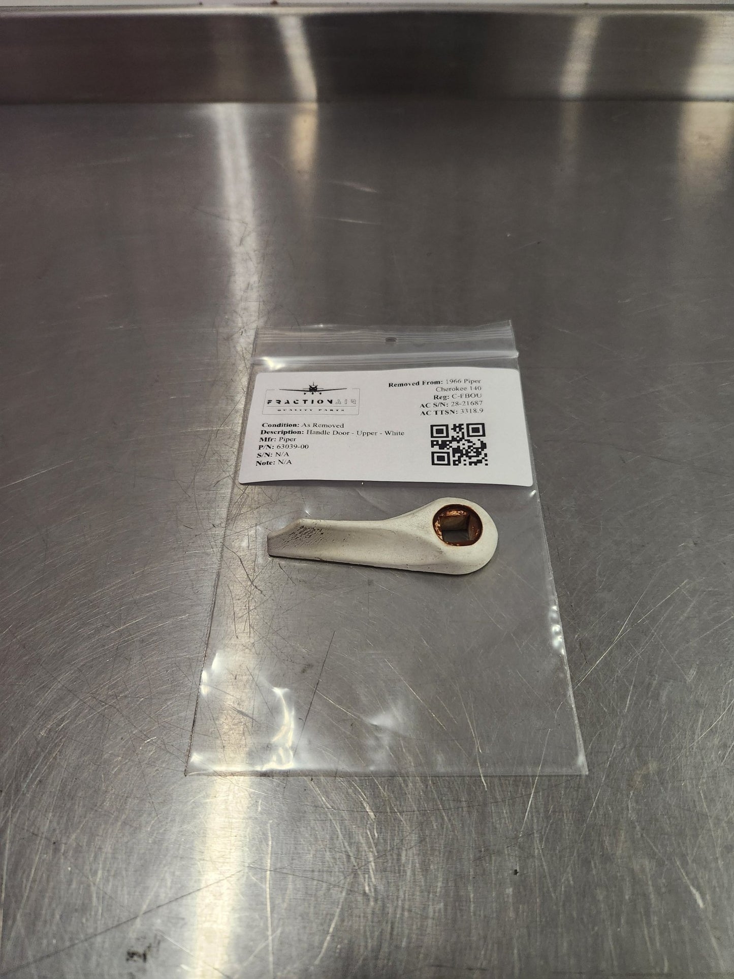 63039 - 00 Piper Handle Door - Upper - White | FractionAIR Parts - Aircraft Parts & Accessories